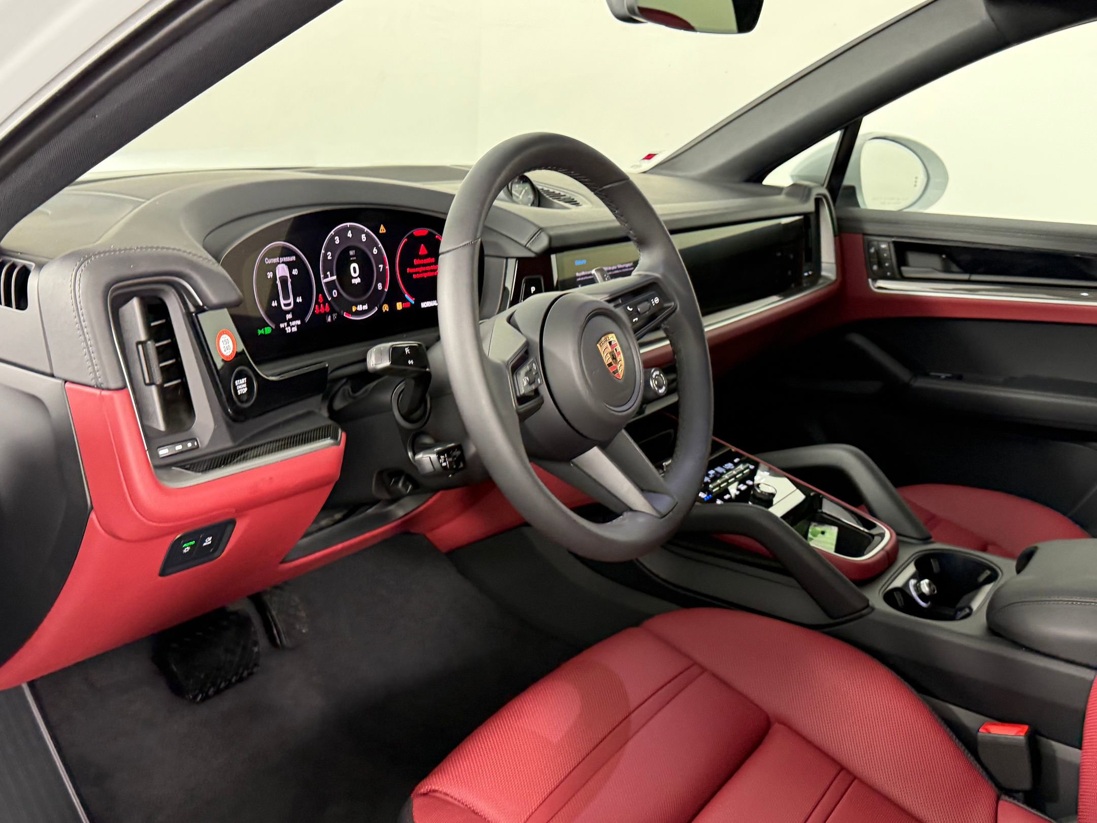 2026 Porsche Cayenne Coupe photo 4