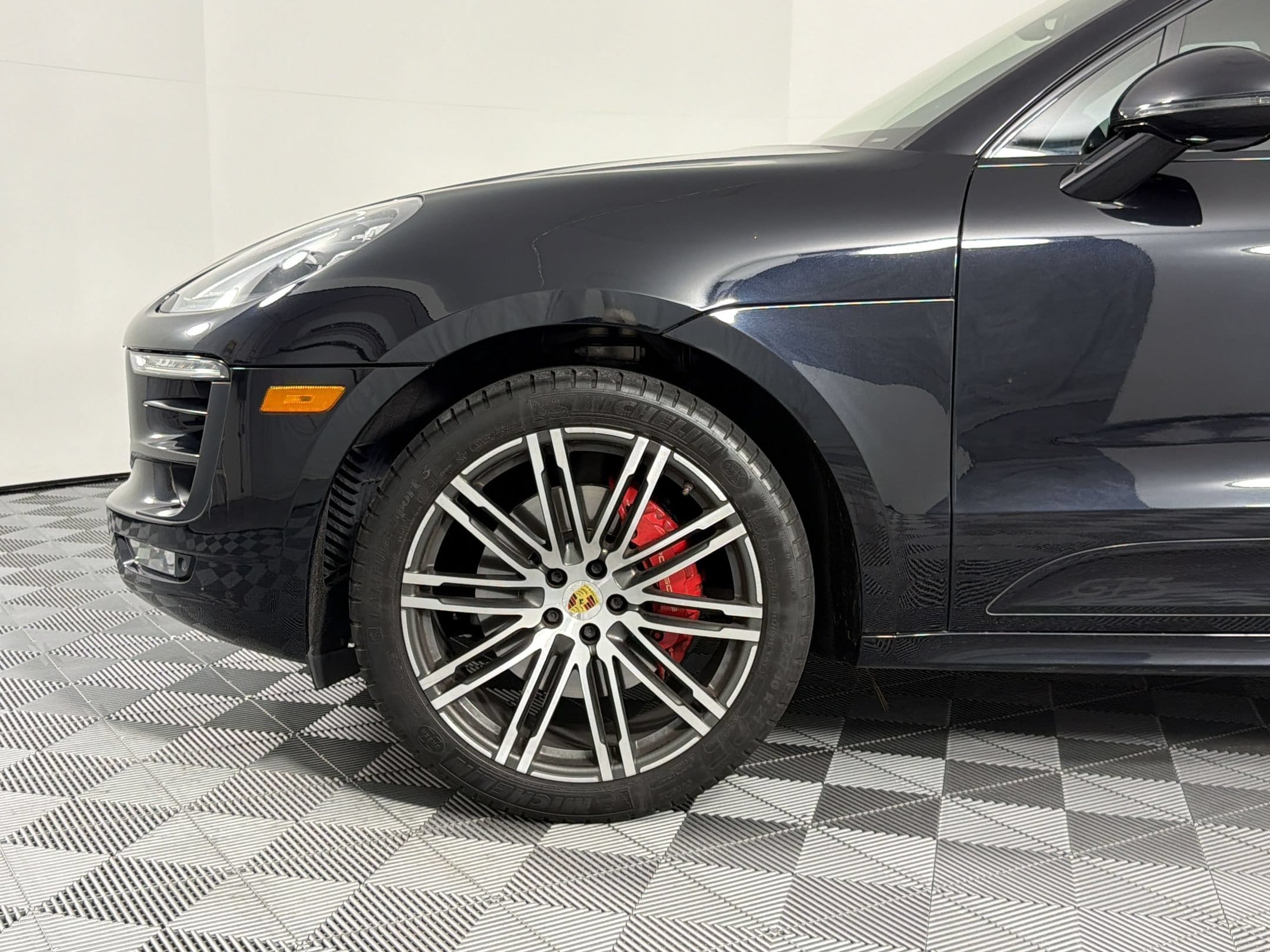 Macan GTS SUV