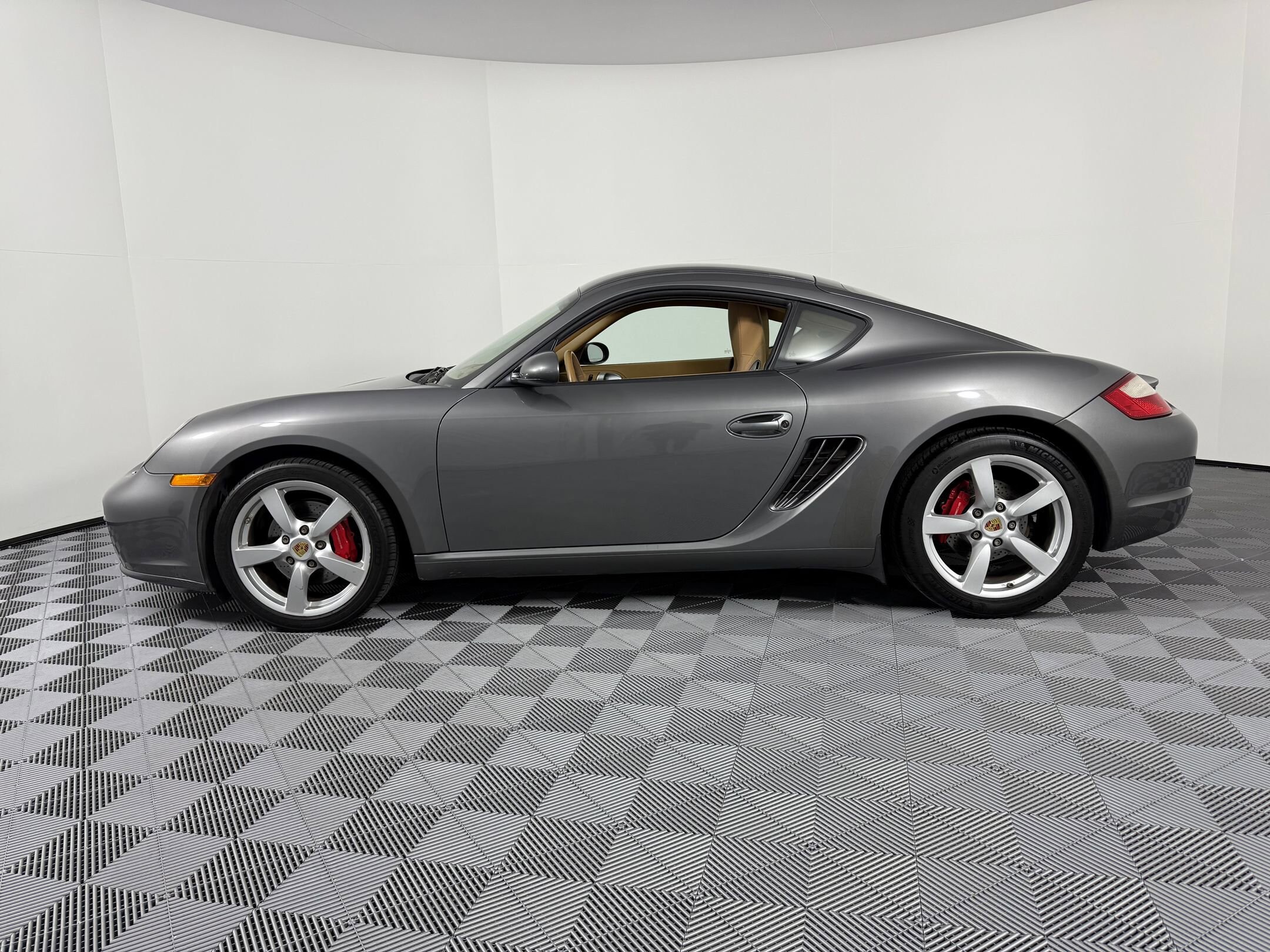 2008 Porsche Cayman S photo 2
