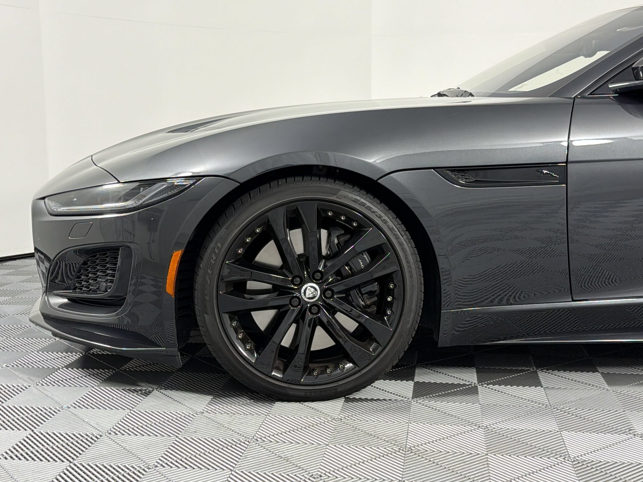 F-TYPE R-Dynamic Coupe
