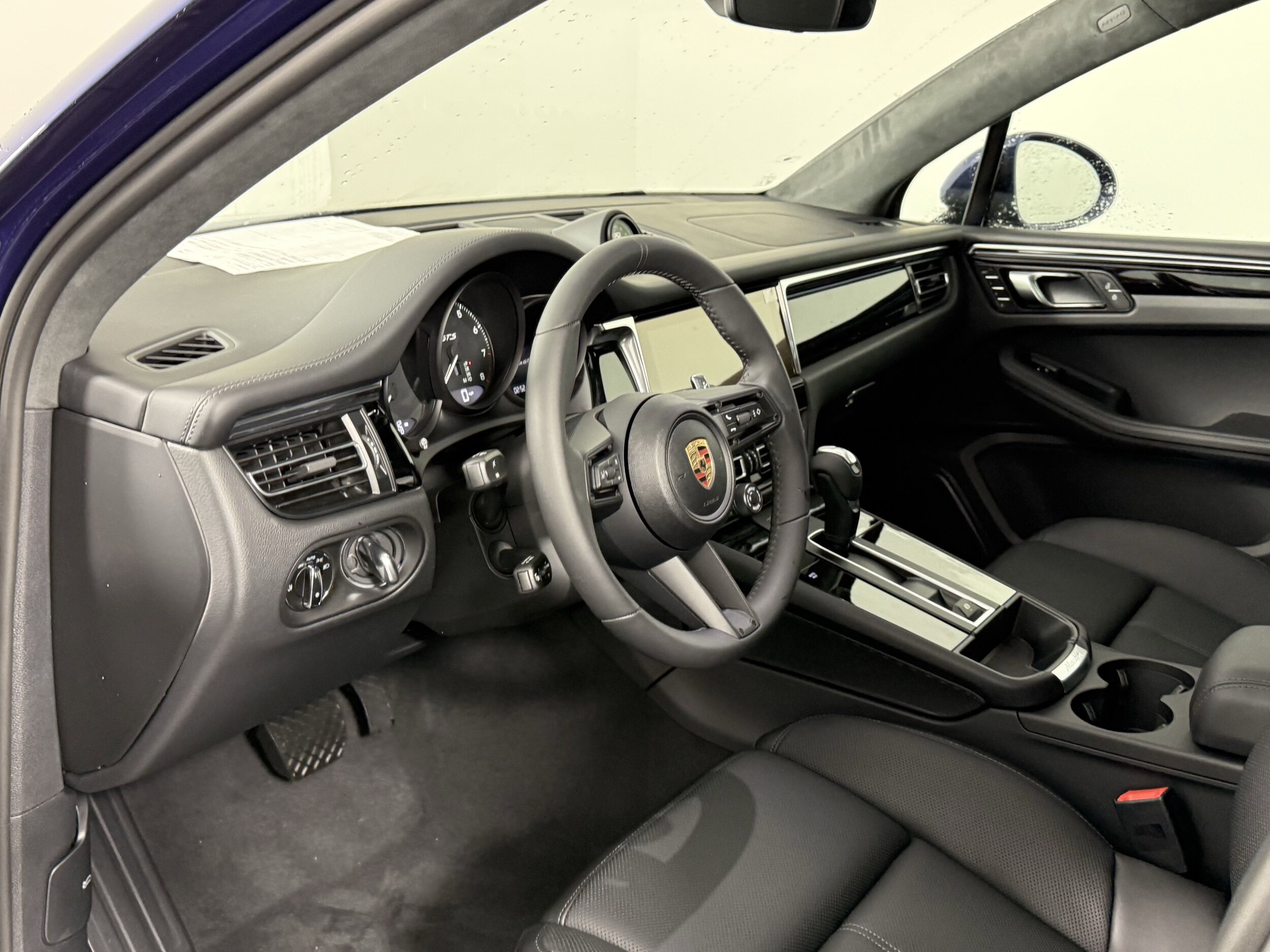 2025 Porsche Macan GTS photo 4