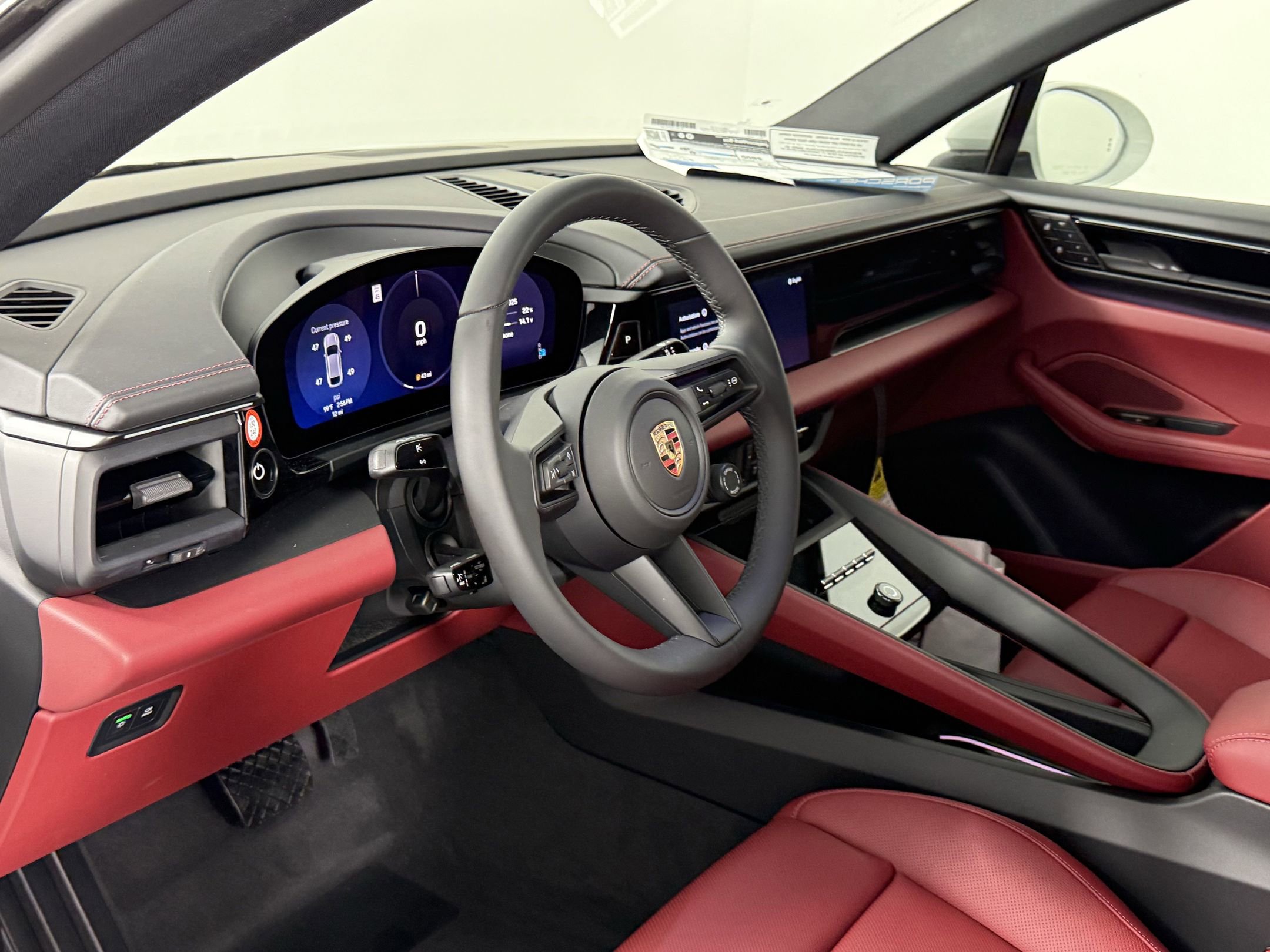 2025 Porsche Macan Electric photo 4