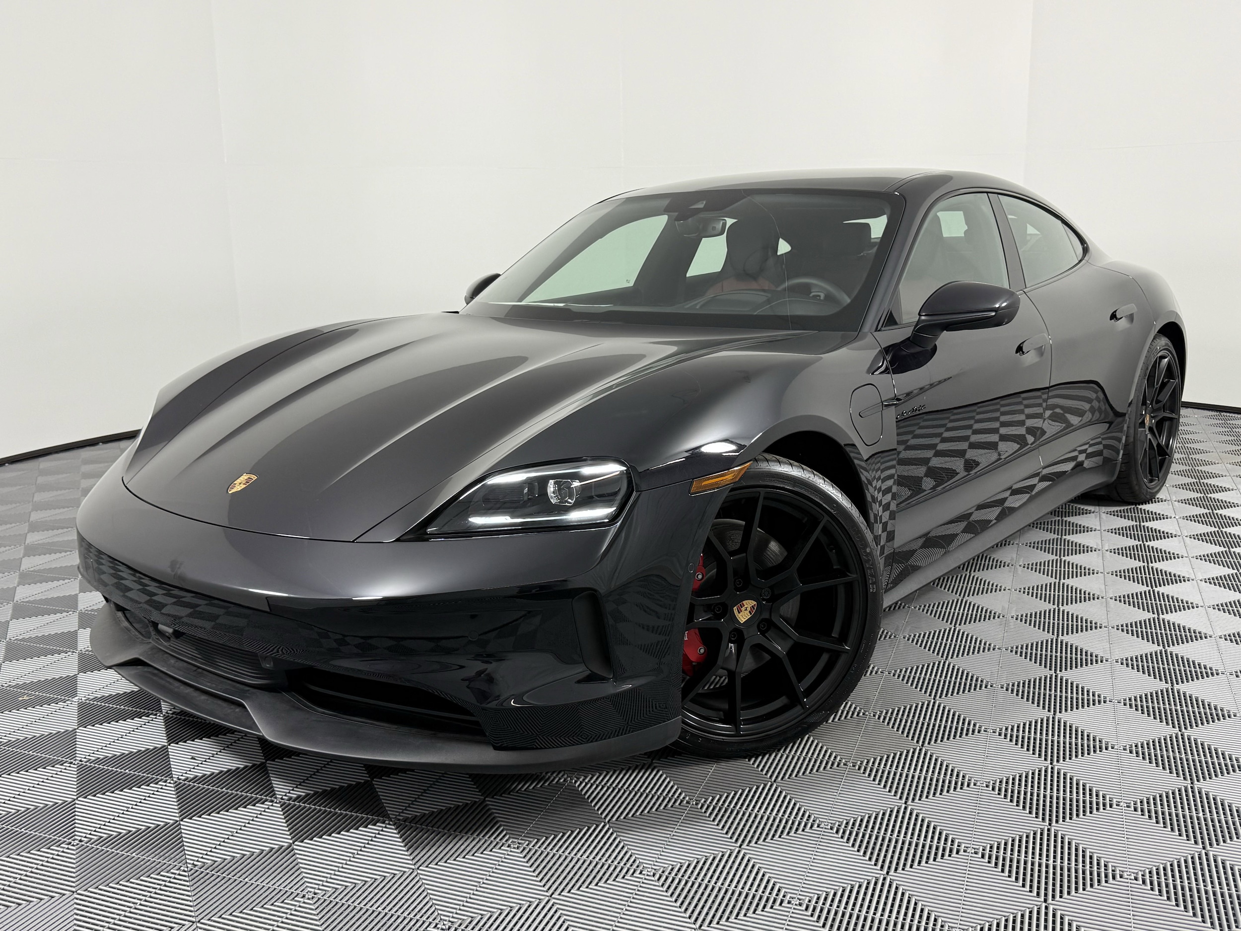 2025 Porsche Taycan