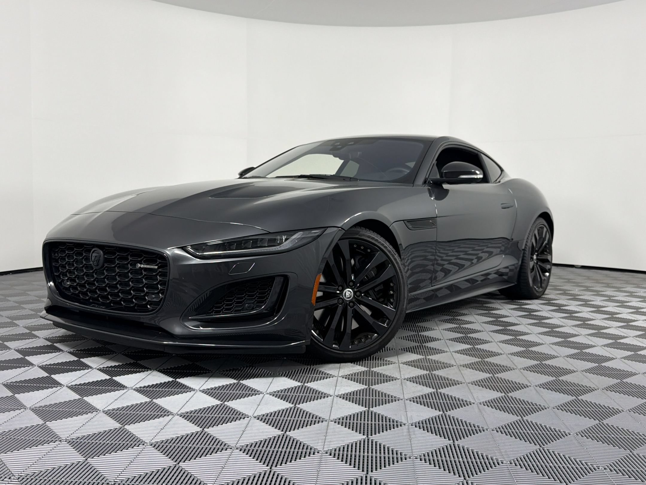 F-TYPE R-Dynamic Coupe