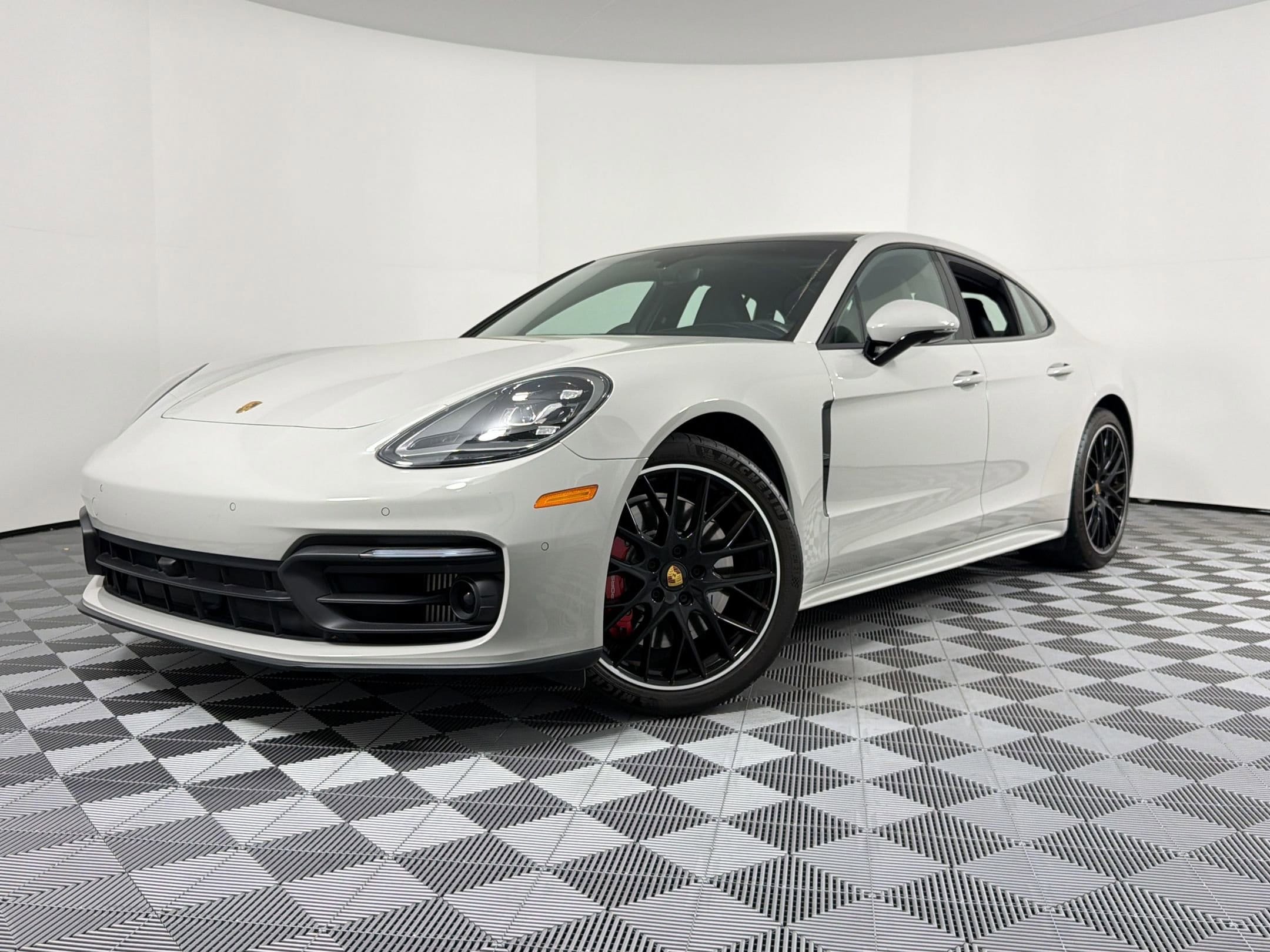 Panamera 4S Hatchback