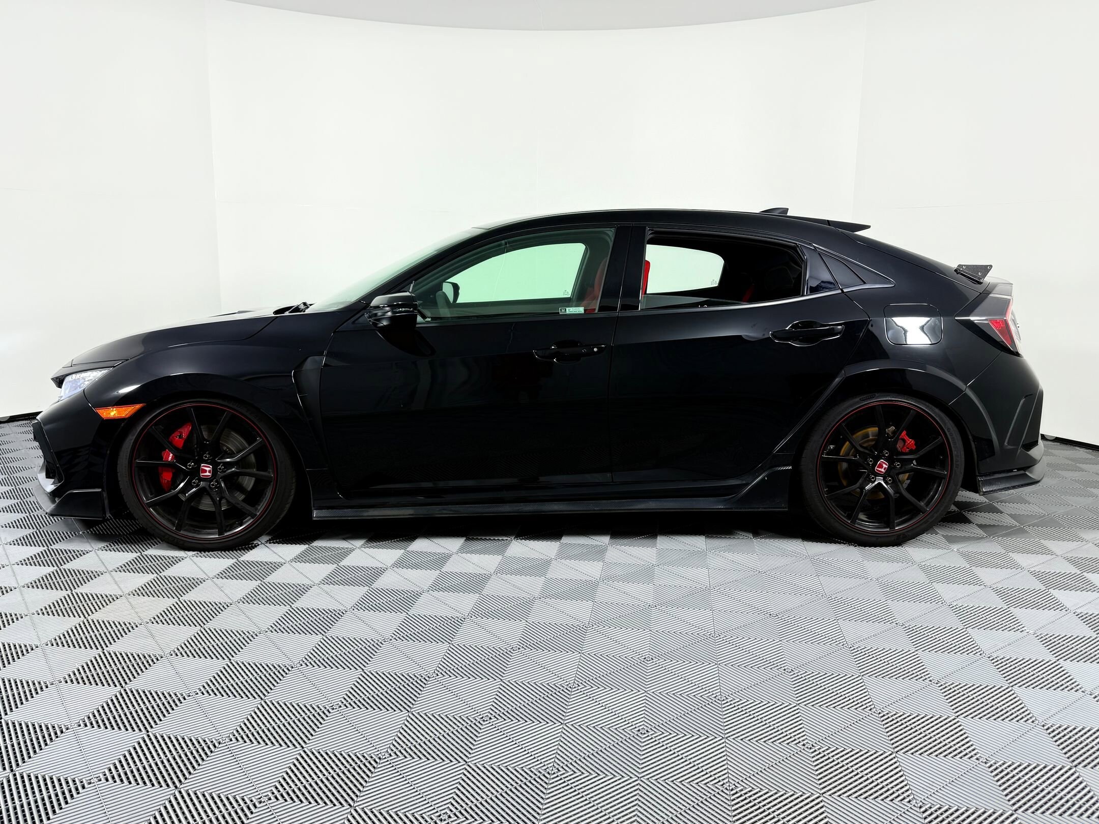 2020 Honda Civic Type R Touring photo 2