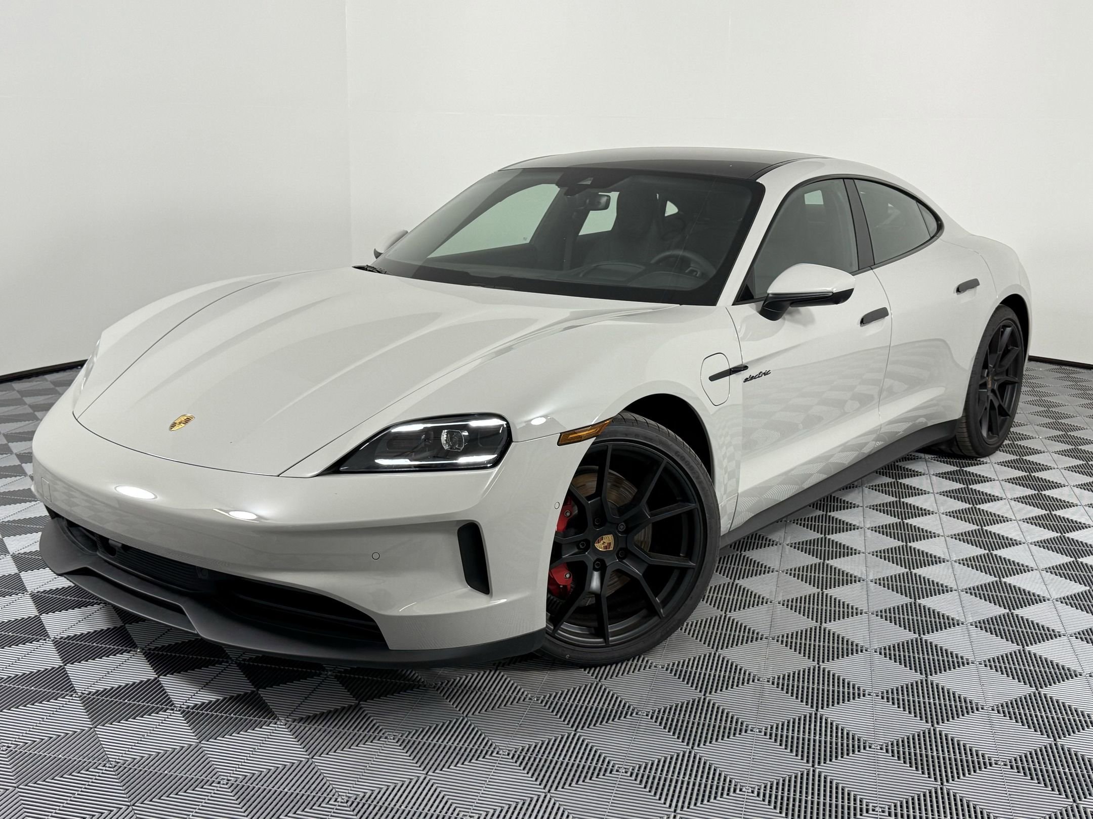 2025 Porsche Taycan