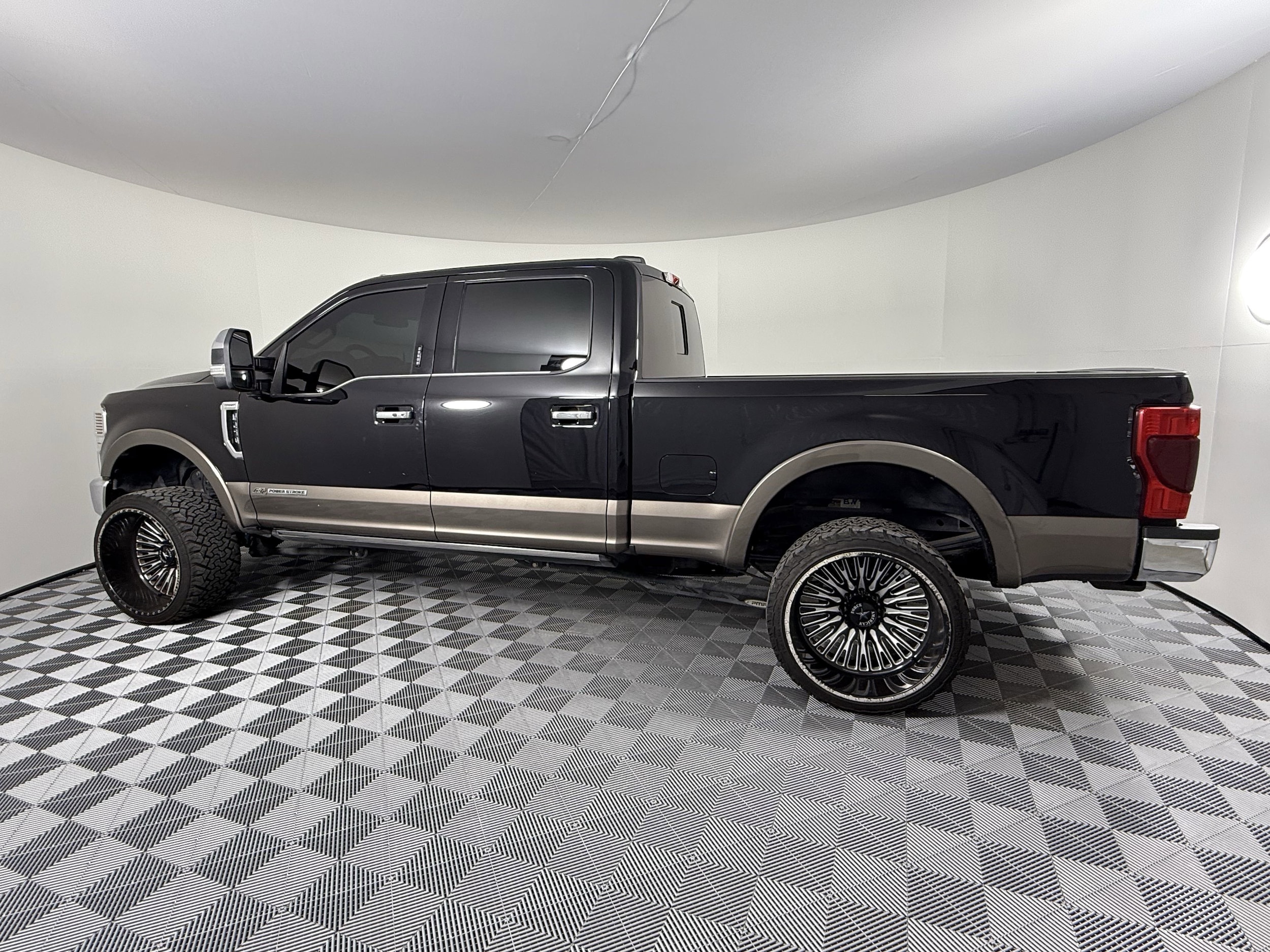 Used 2022 Ford F-250 Super Duty King Ranch with VIN 1FT7W2BTXNED27855 for sale in Houston, TX