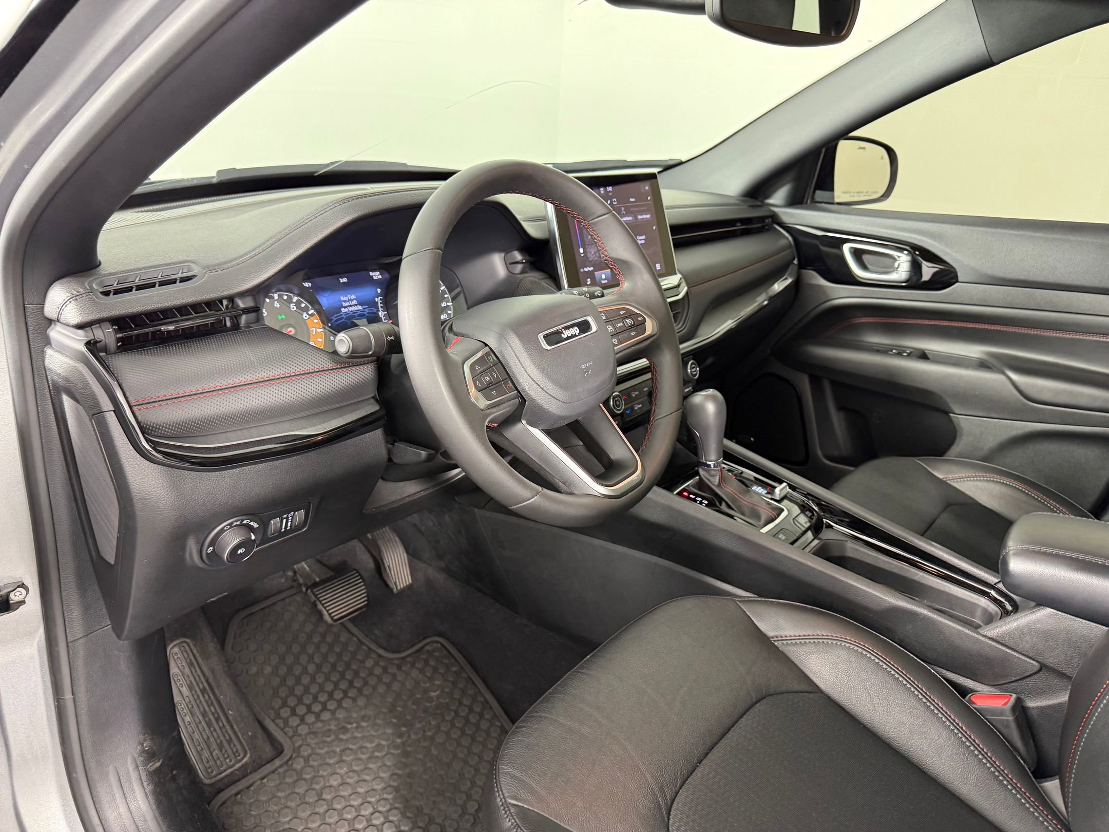 2023 Jeep Compass Trailhawk photo 4