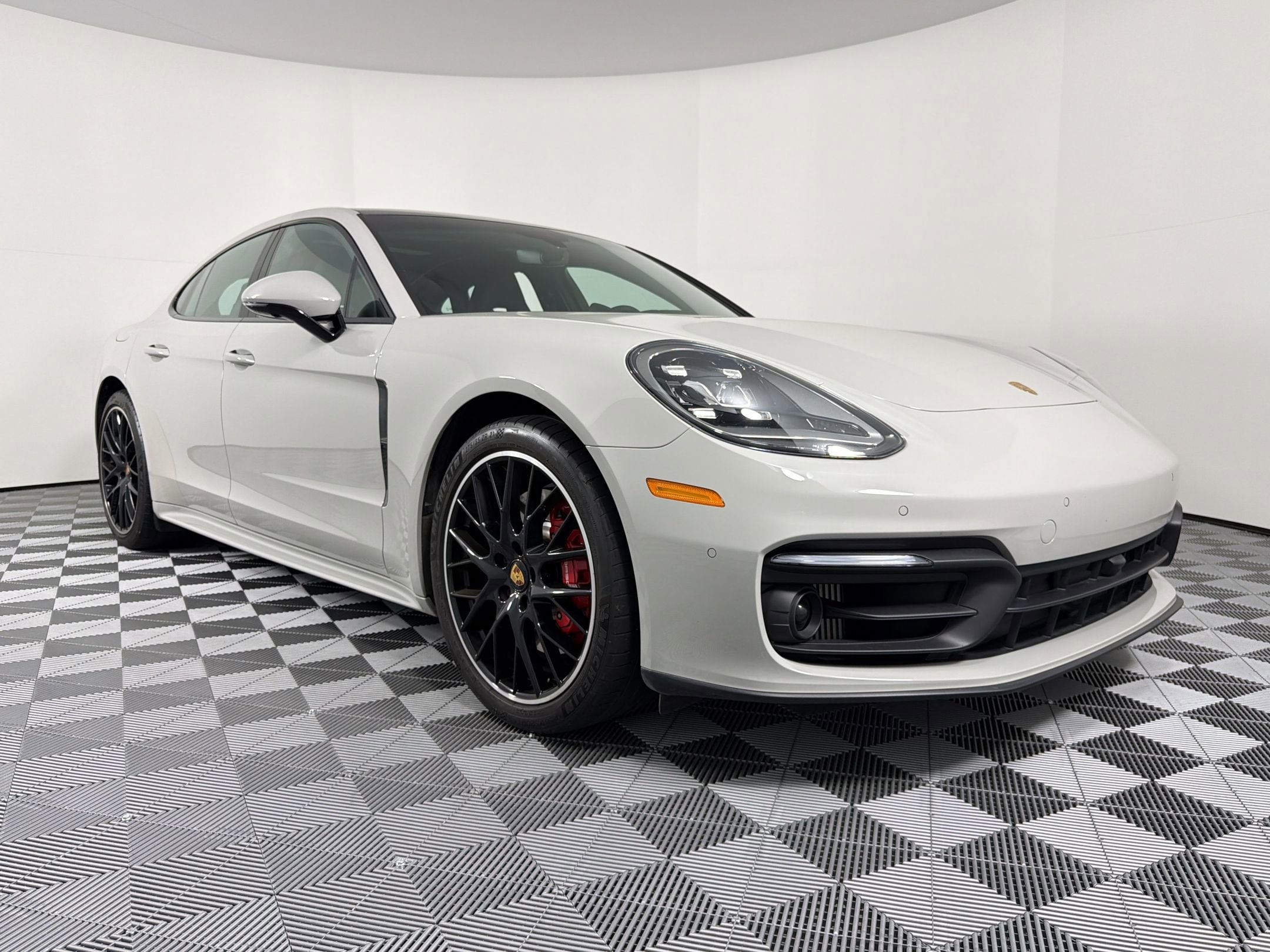 Panamera 4S Hatchback
