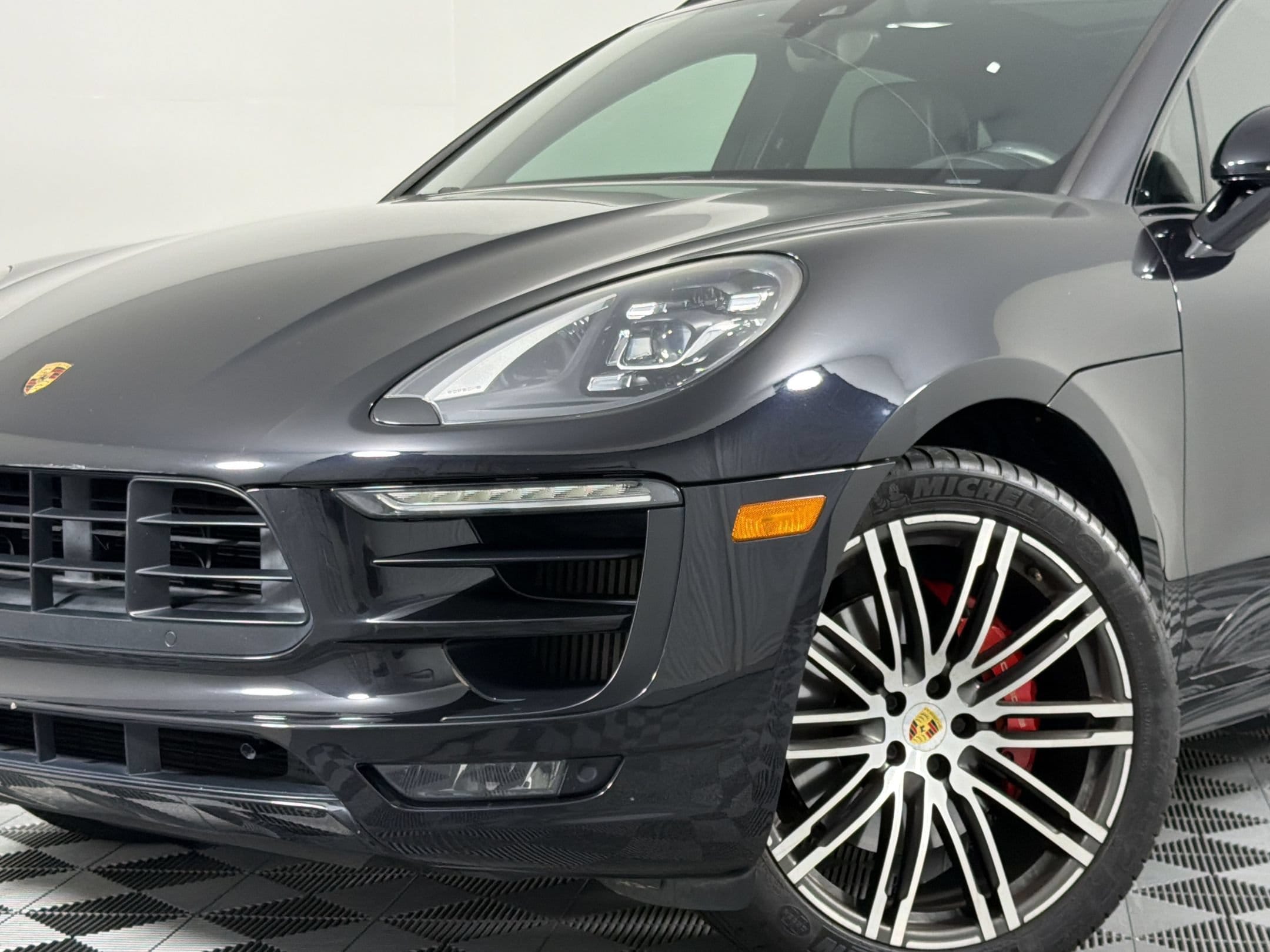 Macan GTS SUV