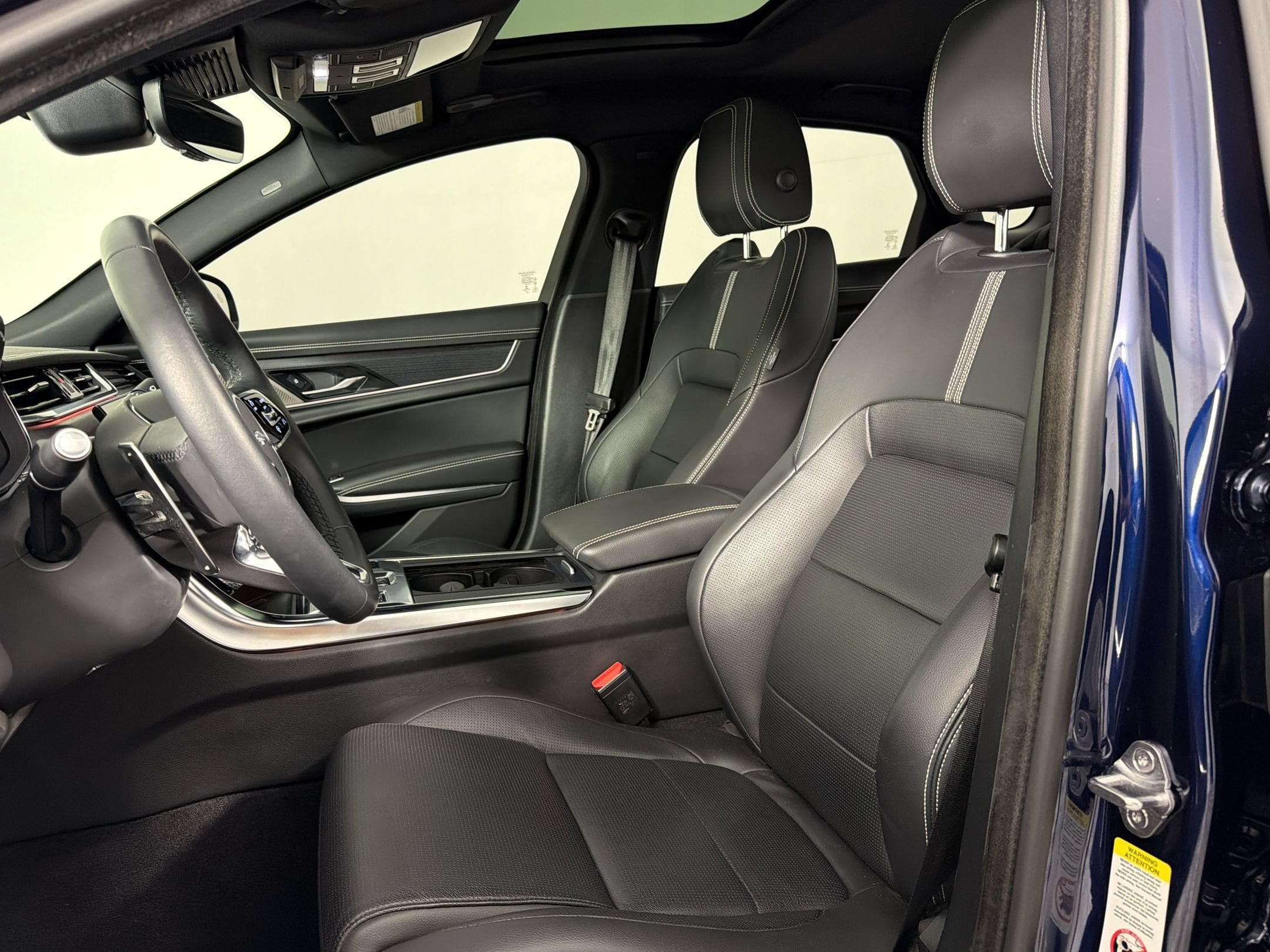XF R-Dynamic SE Sedan
