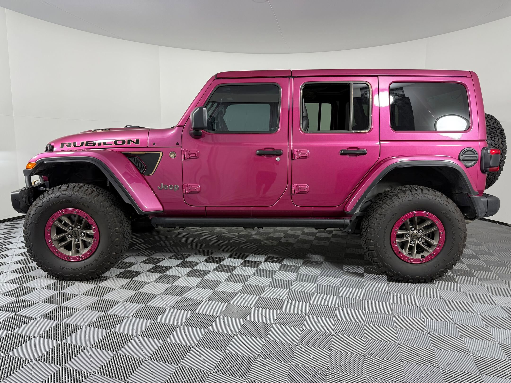 2024 Jeep Wrangler Rubicon 392 photo 2