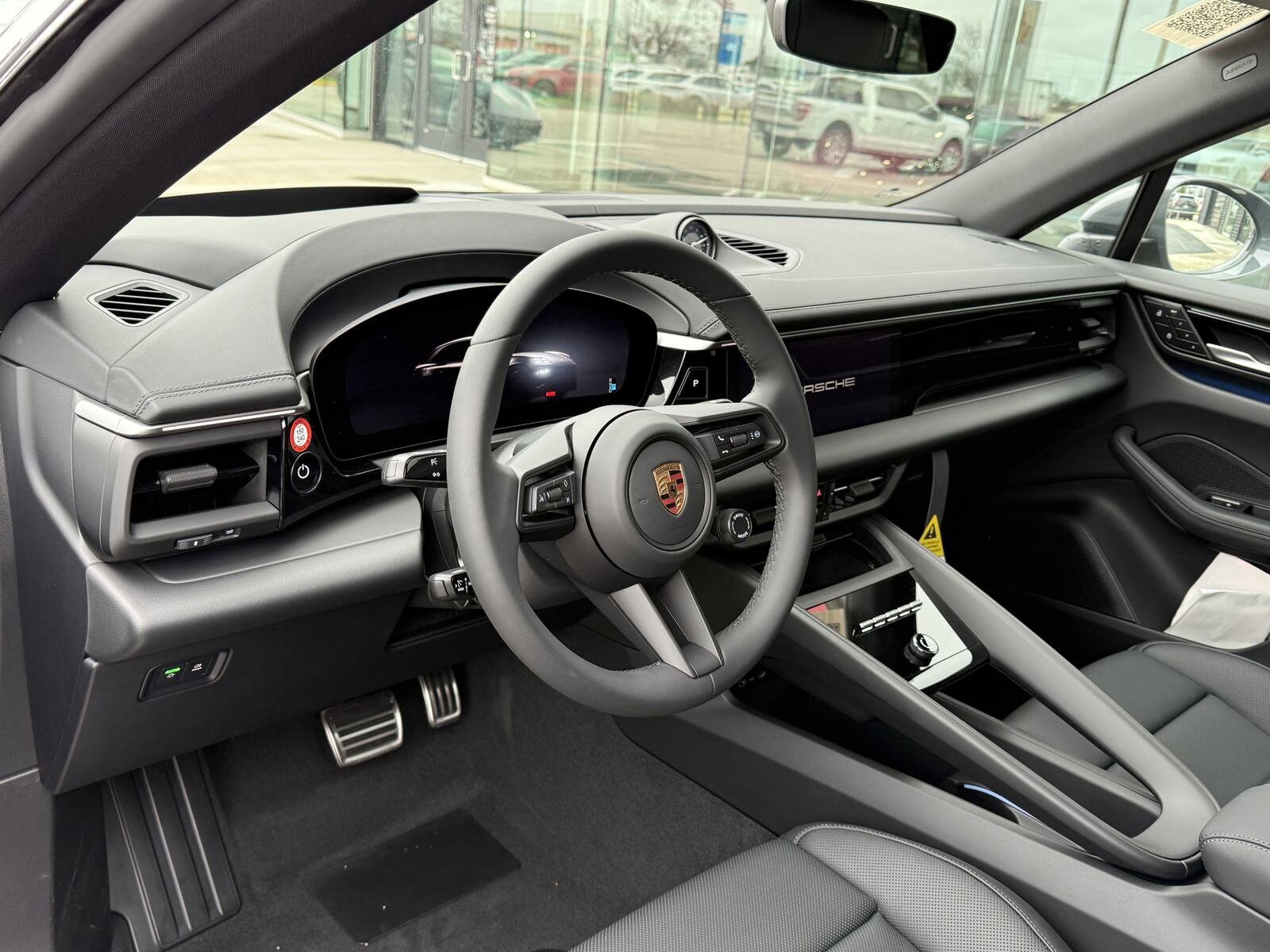 2025 Porsche Macan Electric photo 4