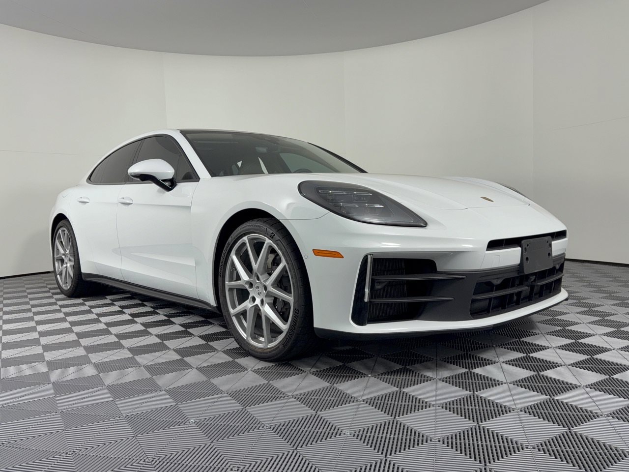 Panamera Panamera () Hatchback