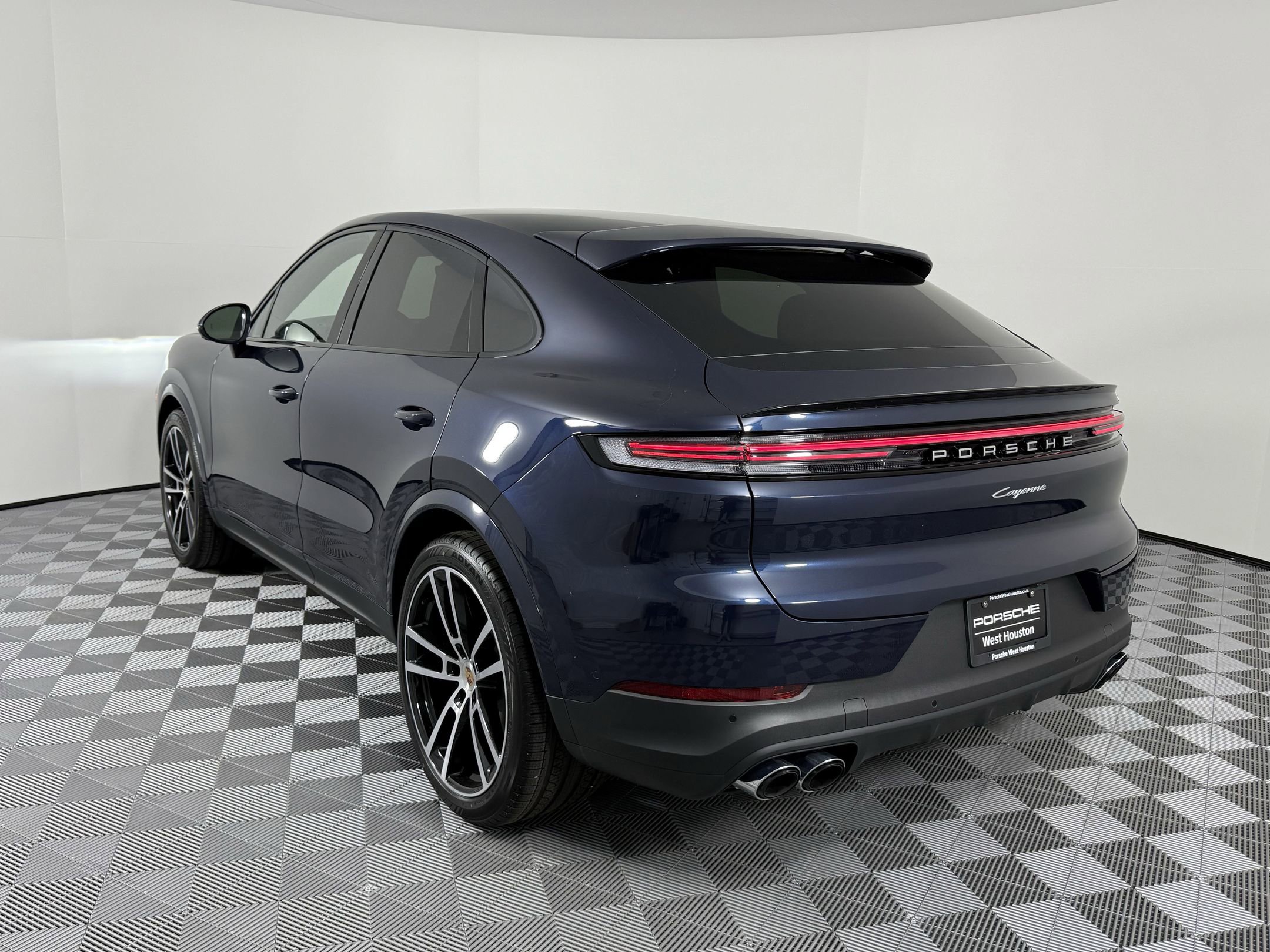 2026 Porsche Cayenne Coupe photo 3