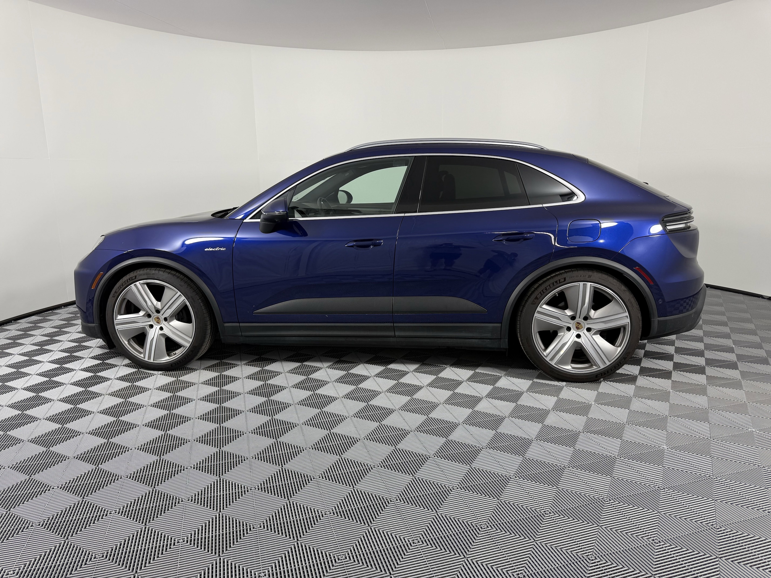 Certified 2024 Porsche Macan Base with VIN WP1AA2XA3RL000223 for sale in Houston, TX