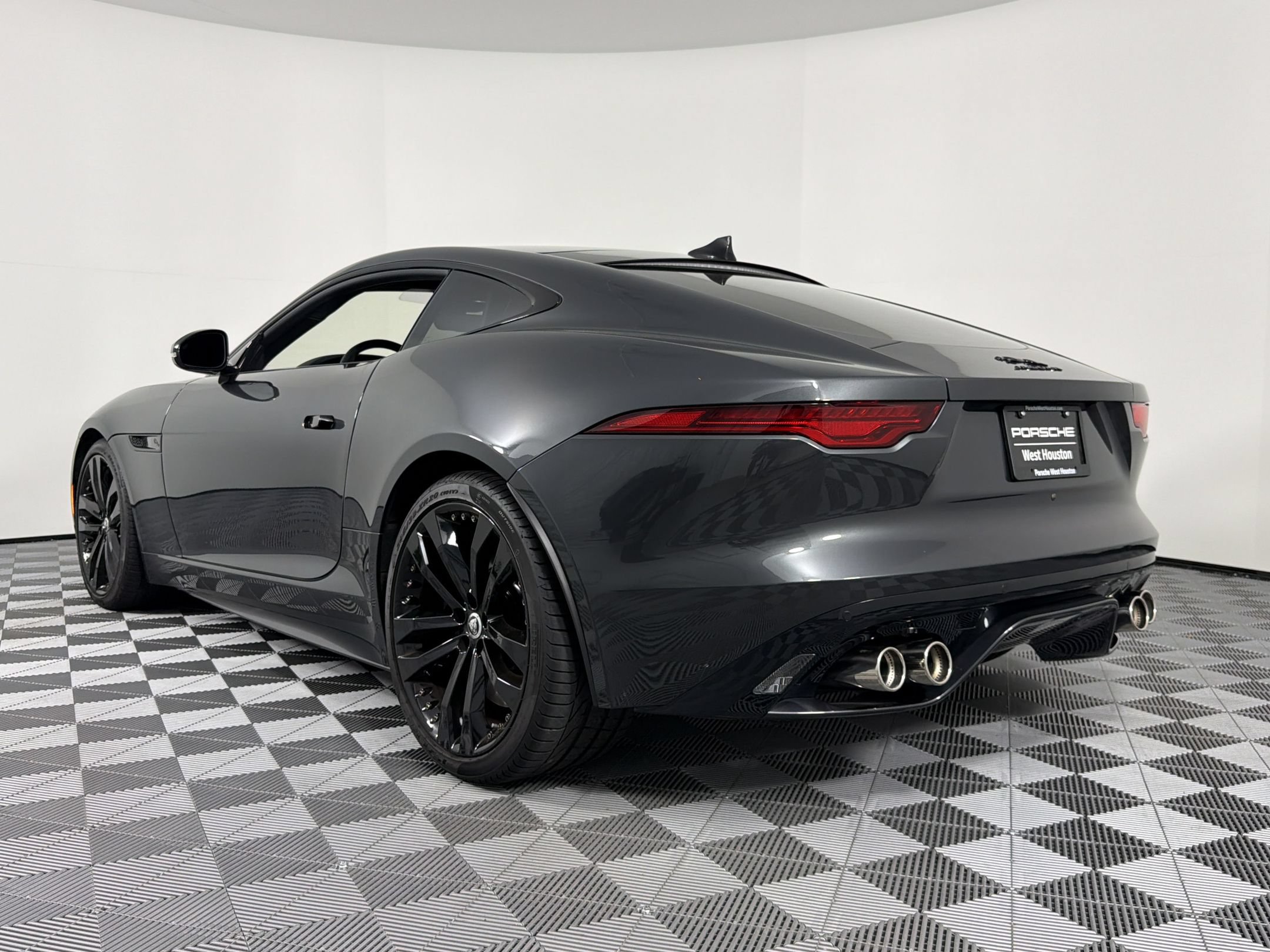 F-TYPE R-Dynamic Coupe