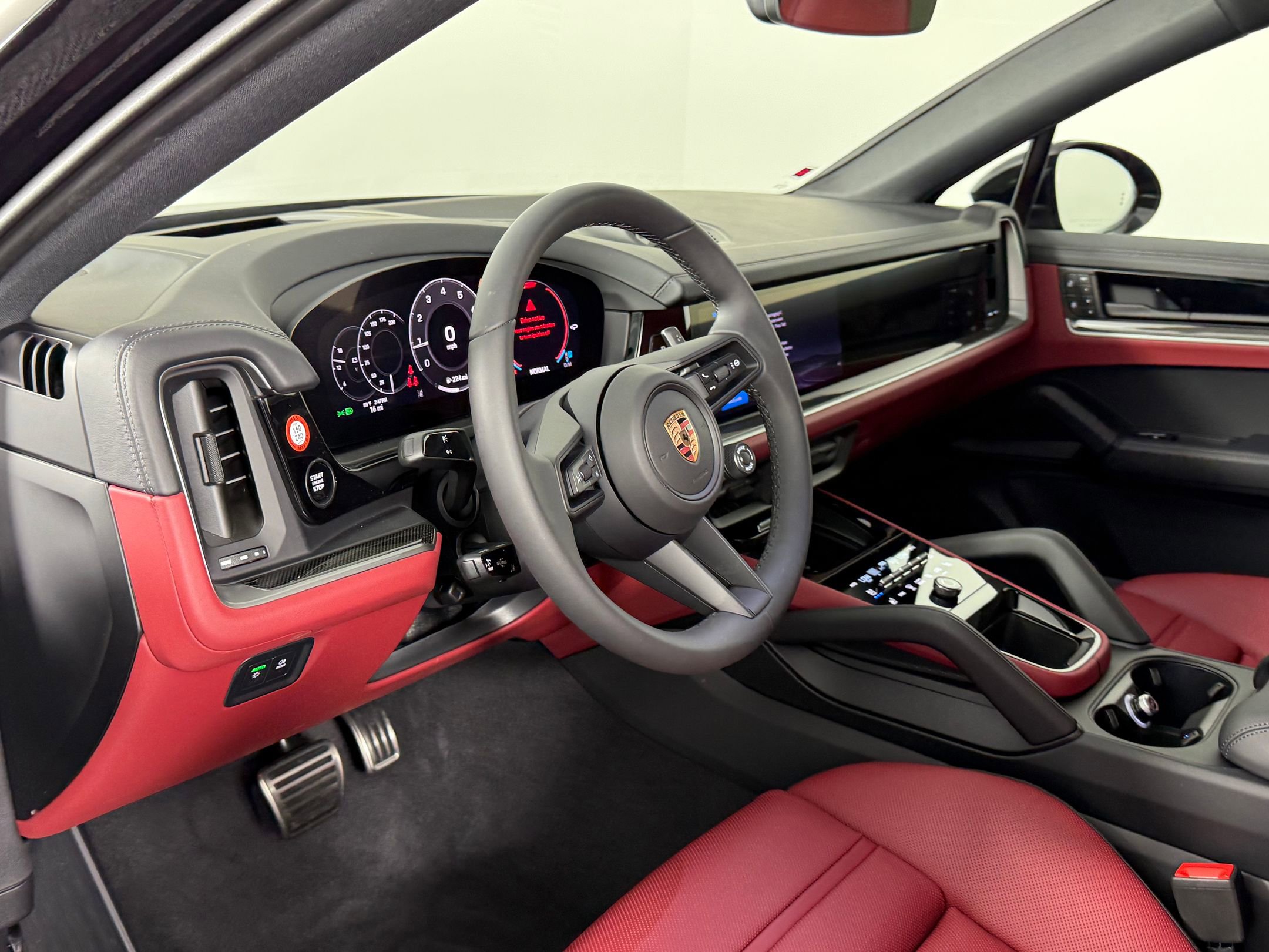 2026 Porsche Cayenne Coupe S photo 4