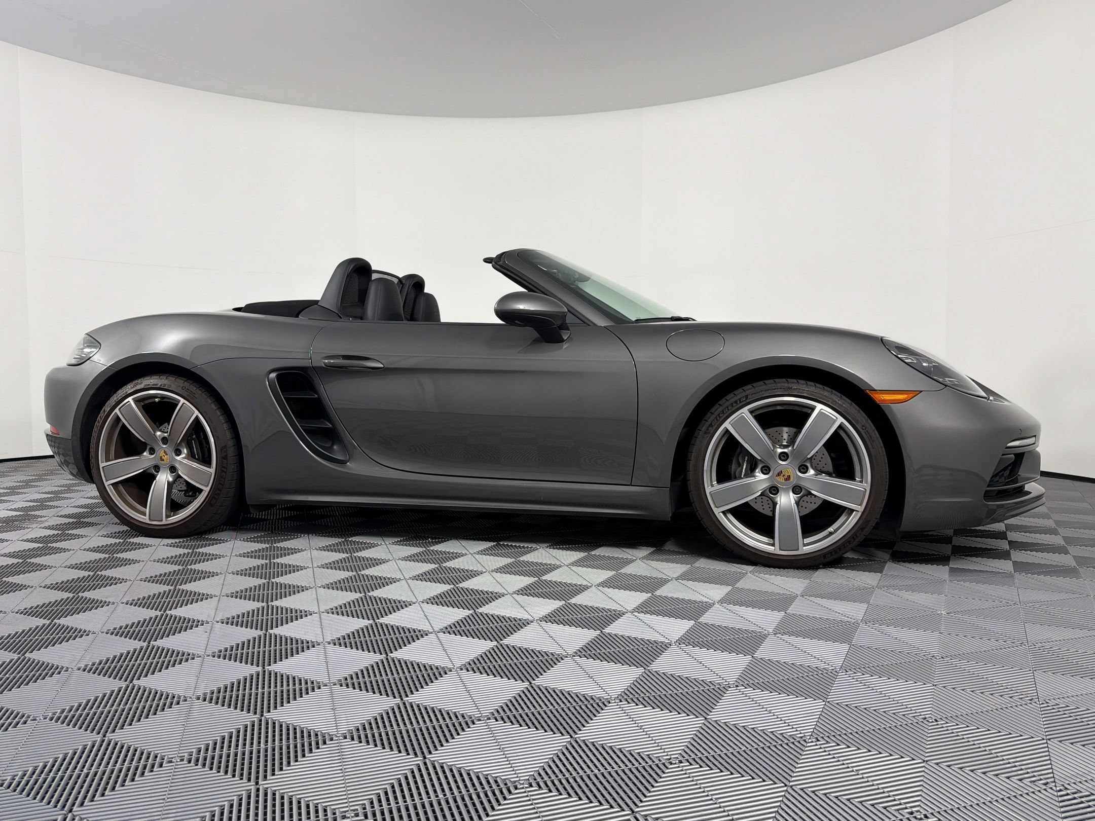 718 Boxster Roadster Convertible