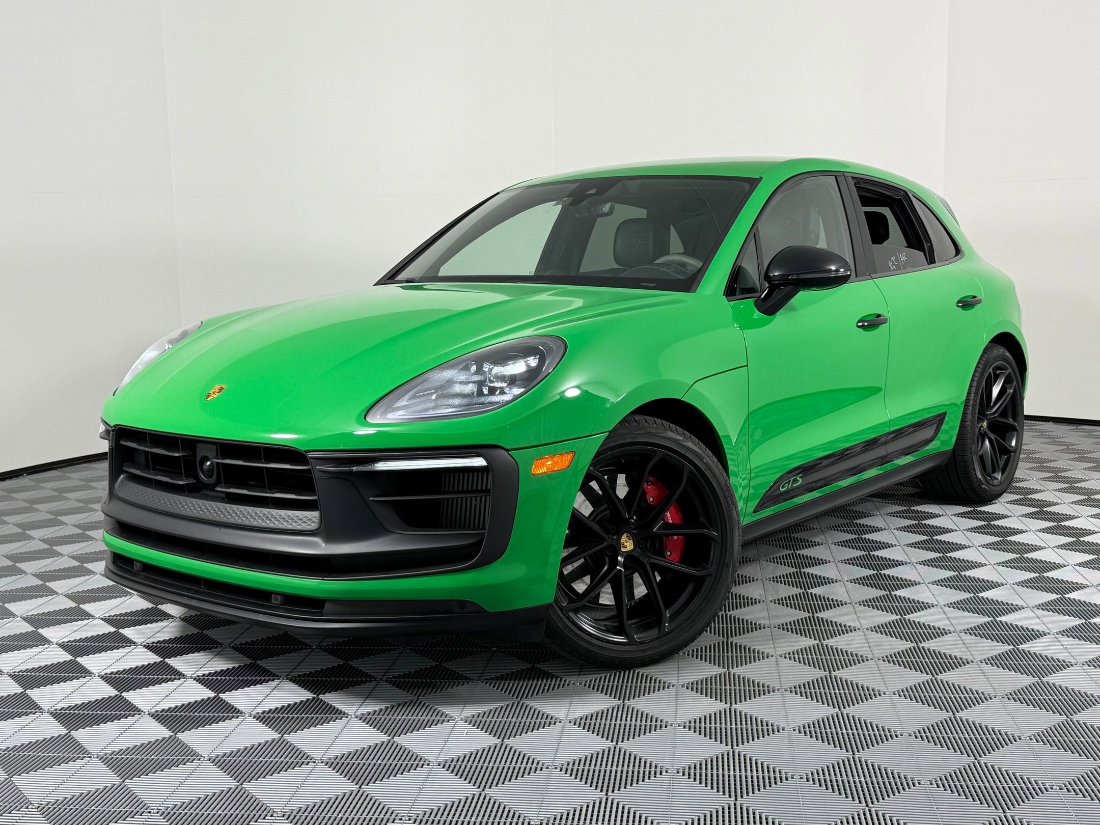 2023 Porsche Macan