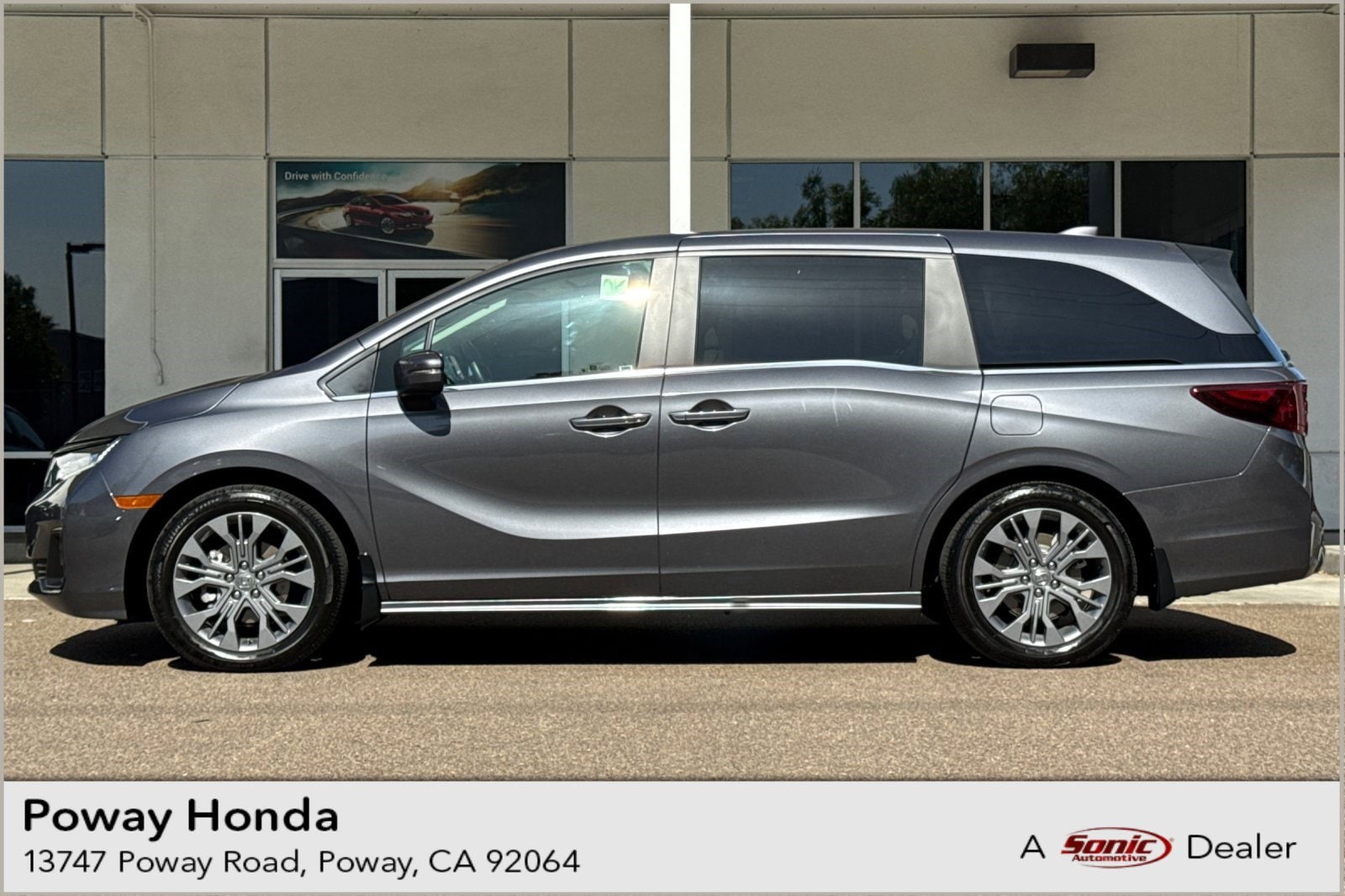 2025 Honda Odyssey Touring's photo