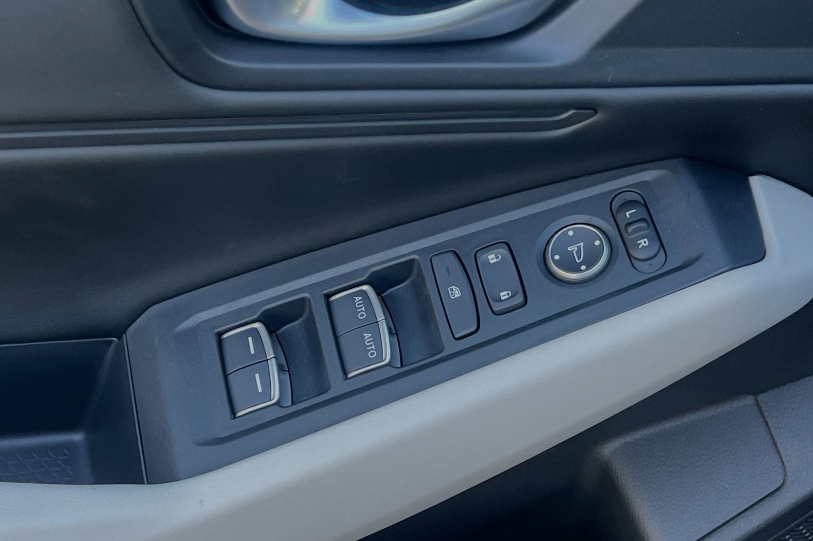 2025 Honda Accord SE - Photo 13