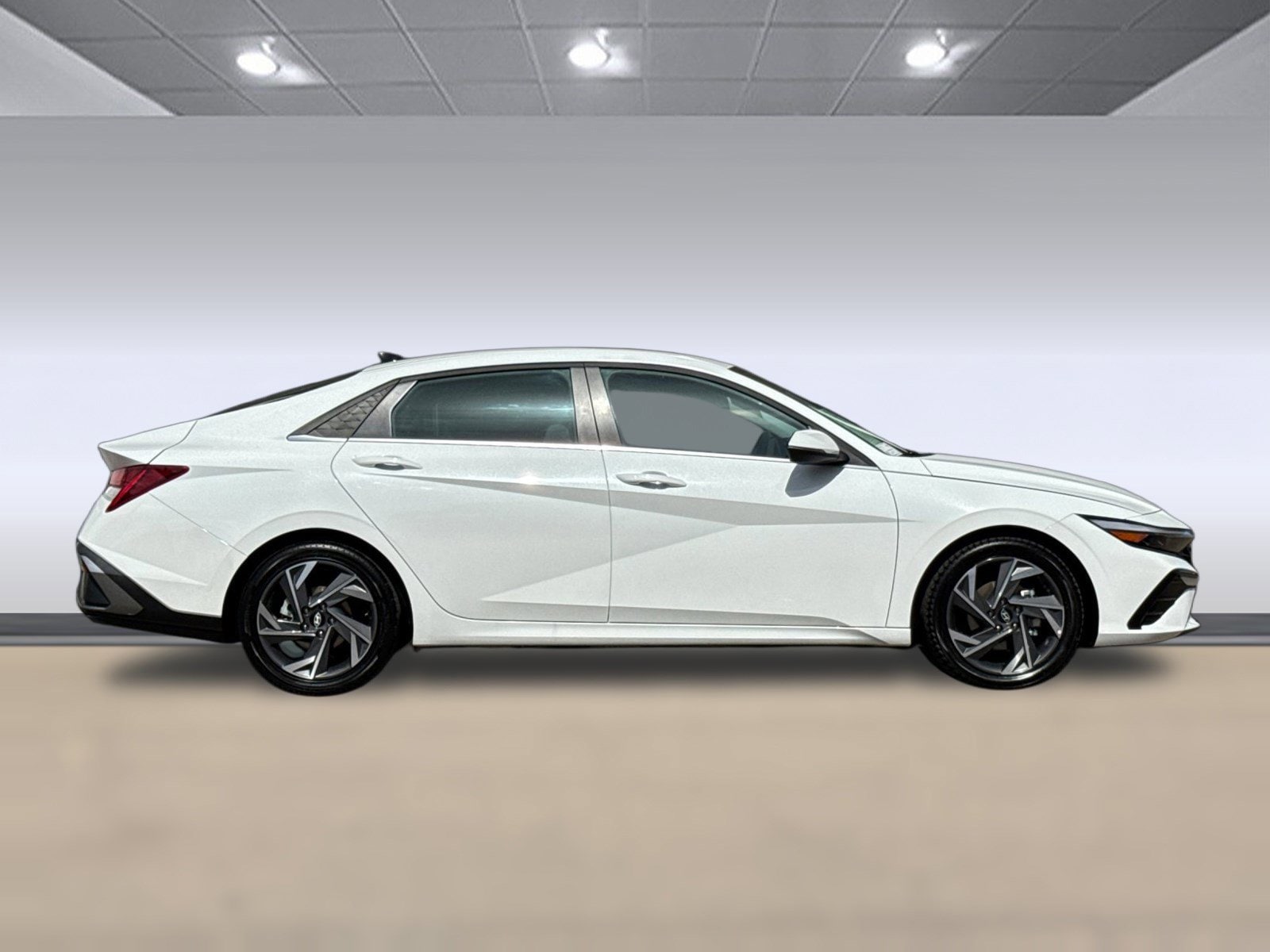 2025 Hyundai Elantra Limited - Photo 8