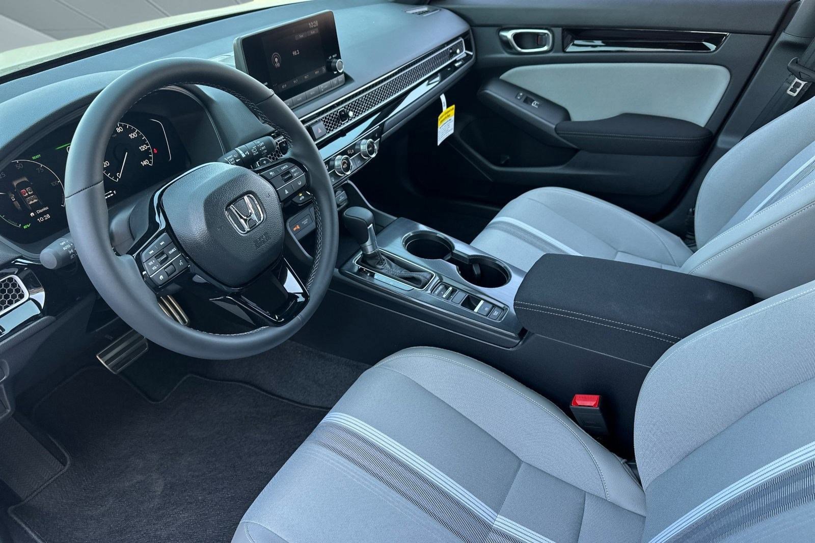 2026 Honda Civic Hybrid Sport Hatchback photo 4