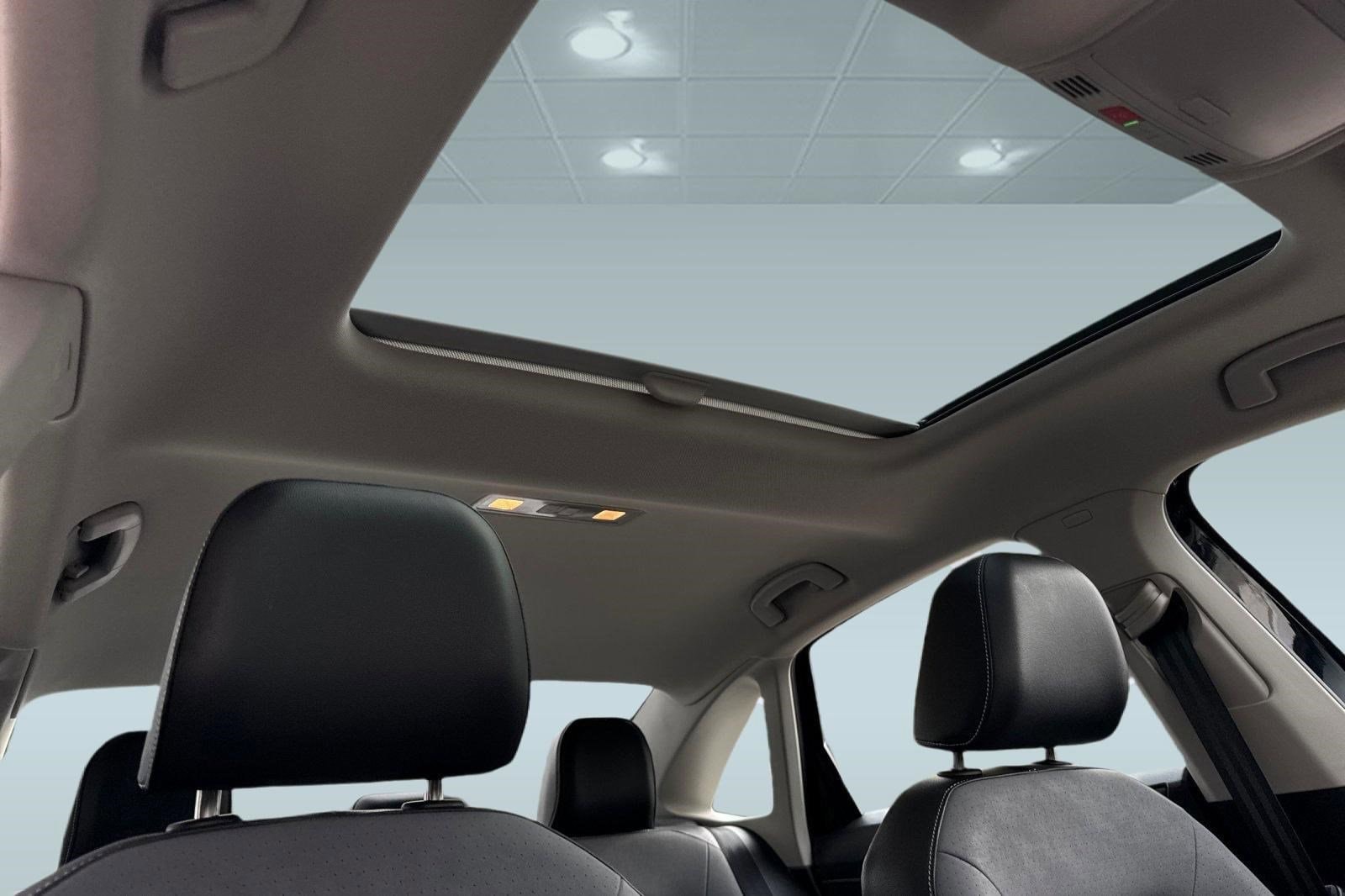 2025 Volkswagen Jetta SE - Photo 15