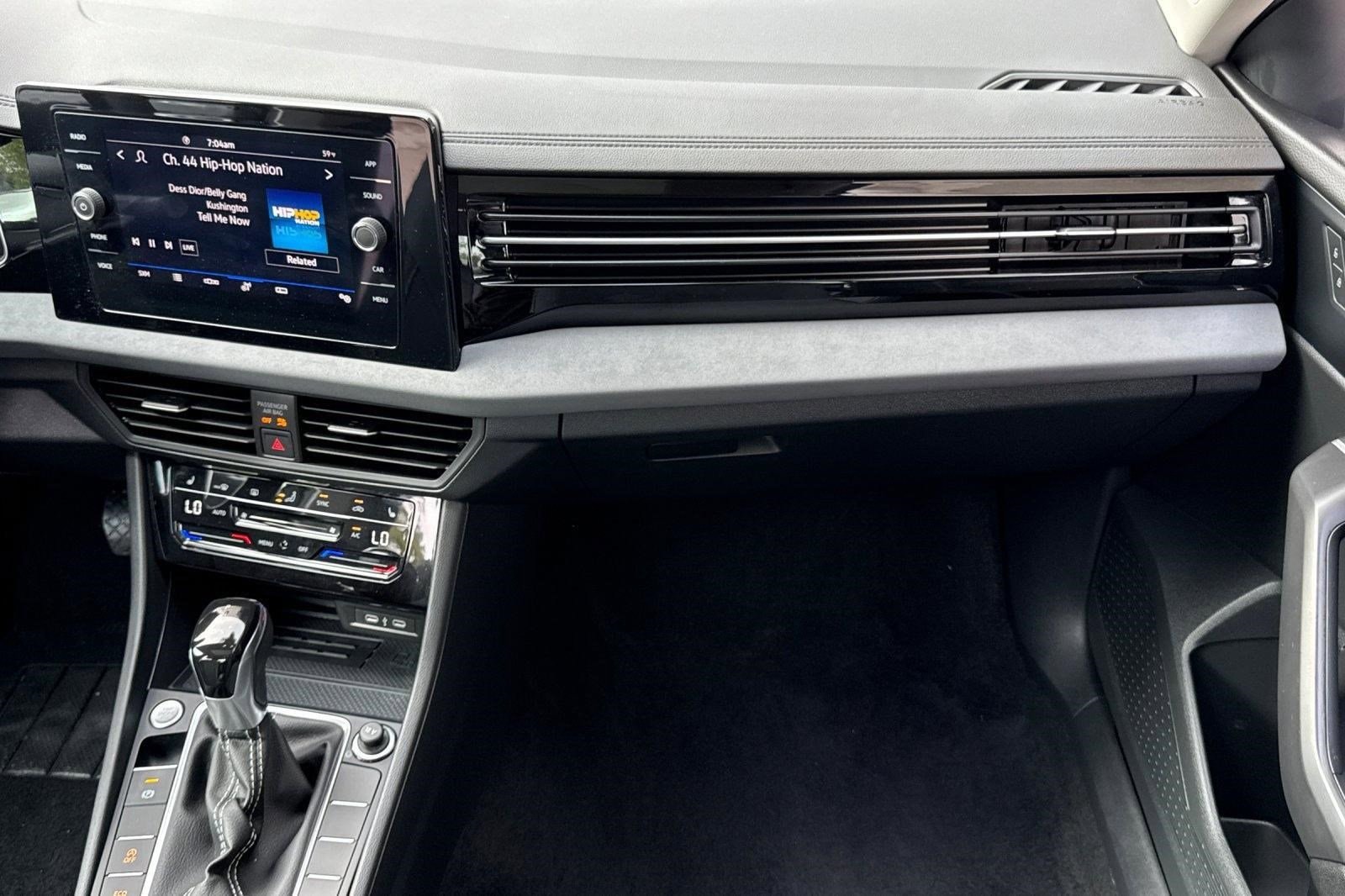 2025 Volkswagen Jetta SE - Photo 28