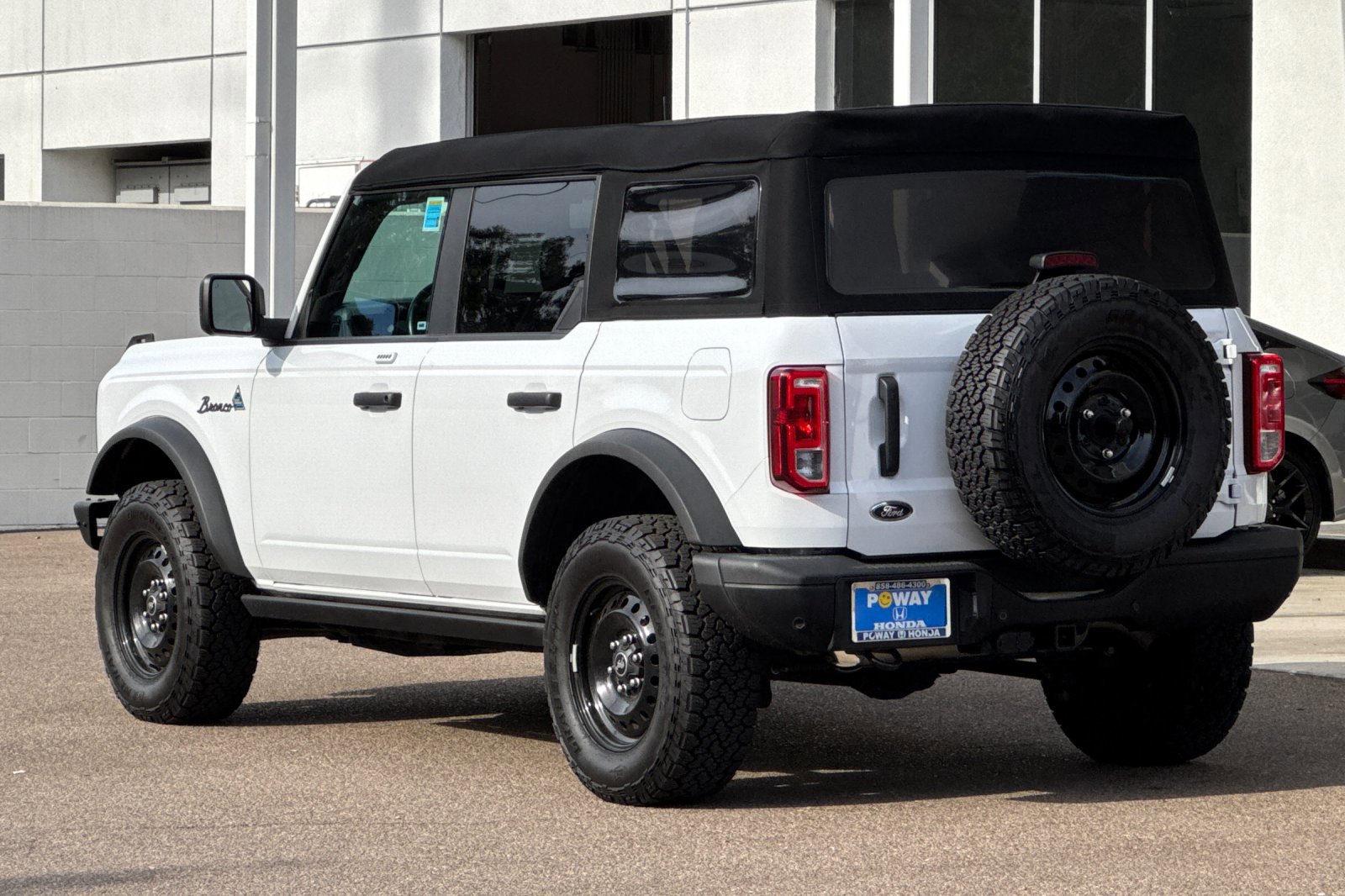2023 Ford Bronco Black Diamond photo 4
