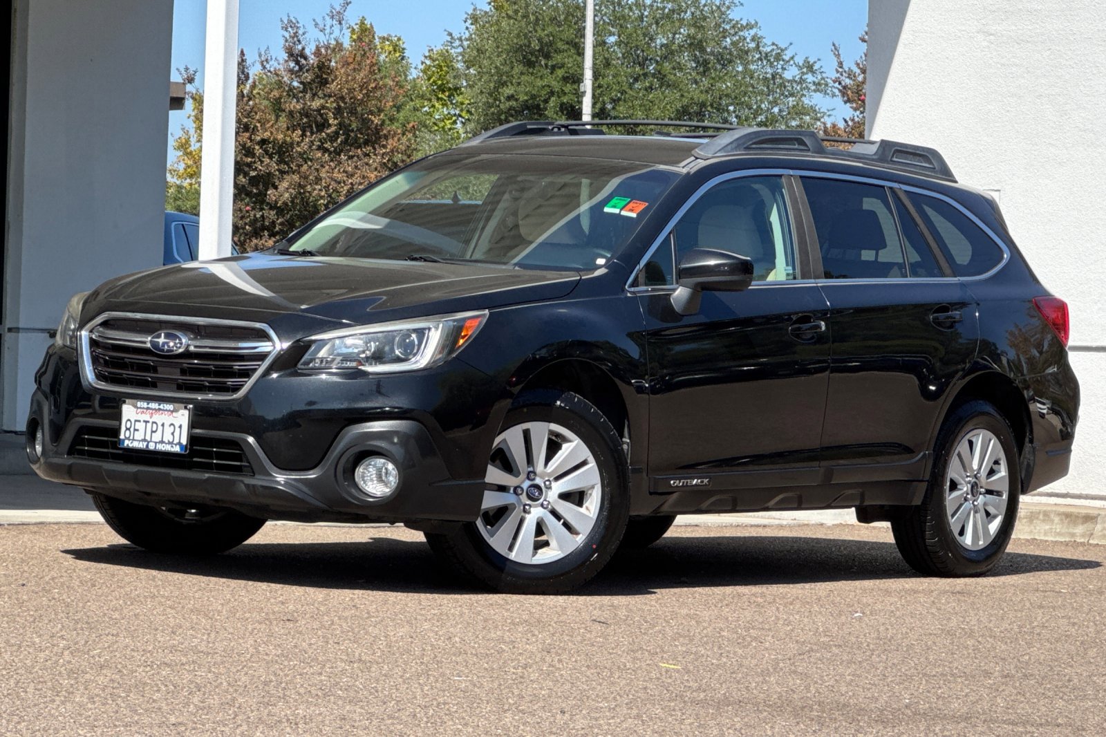 2018 Subaru Outback 2.5i Premium photo 2