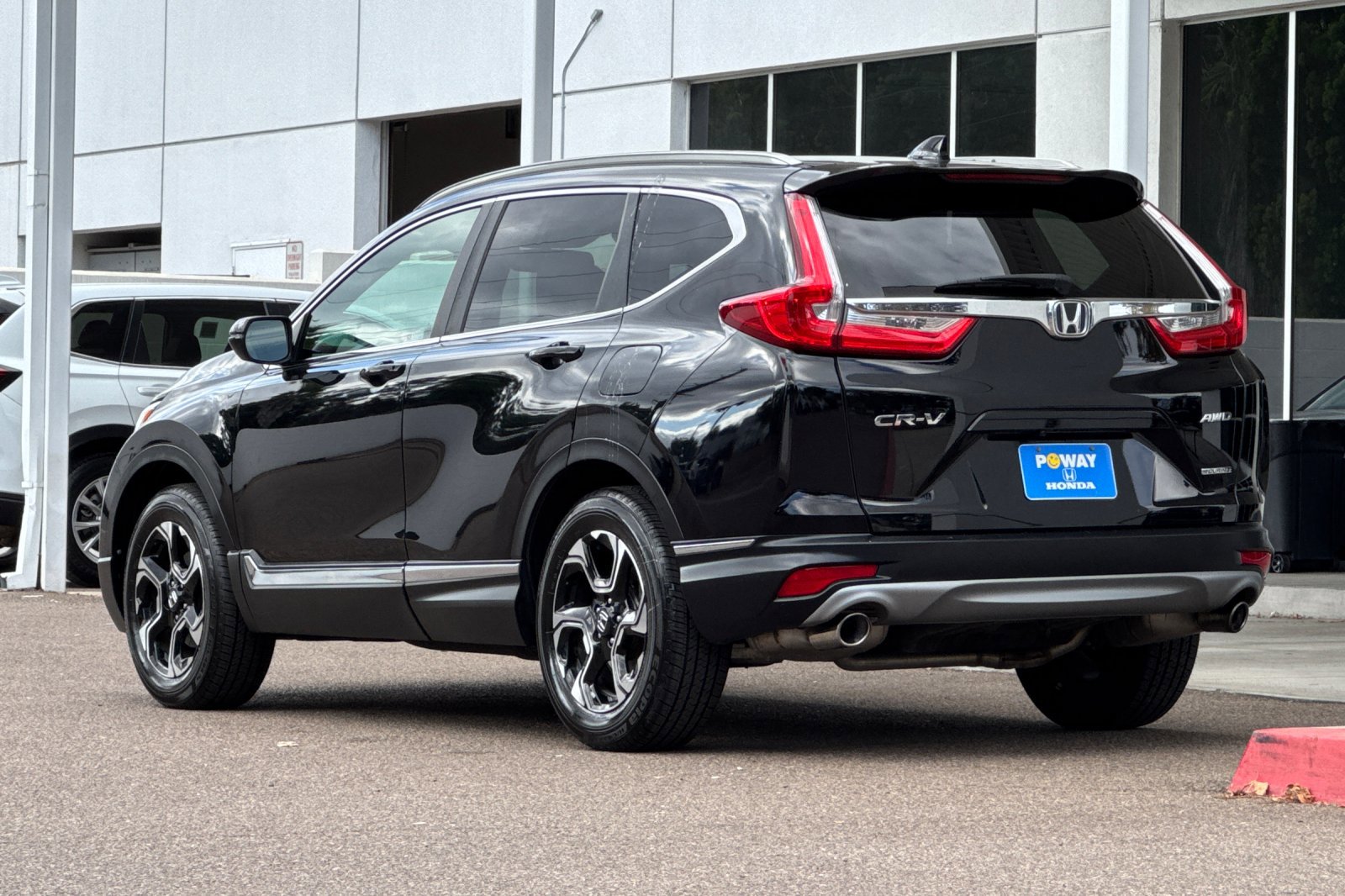 2018 Honda CR-V Touring photo 2