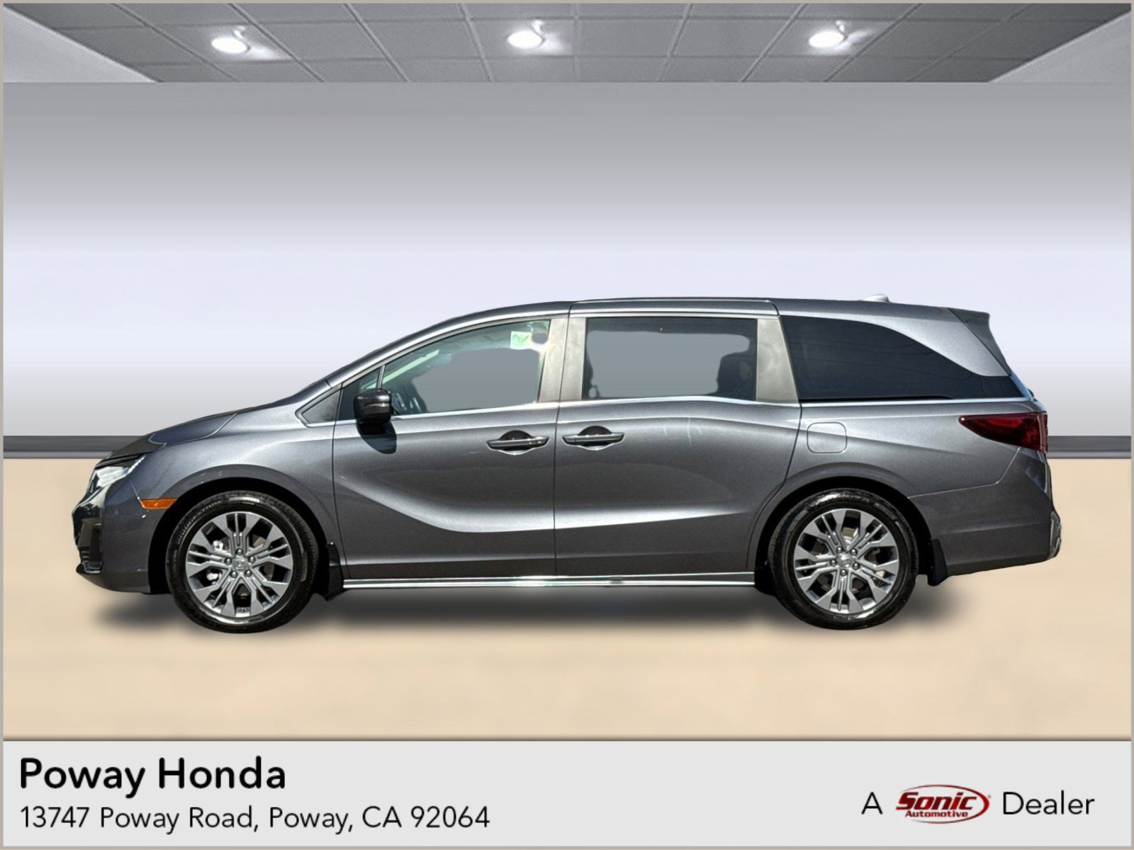 2025 Honda Odyssey Touring's photo