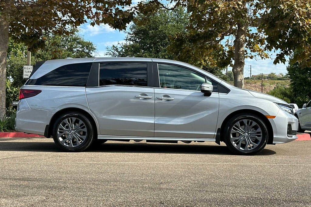 New 2025 Honda Odyssey For Sale at Poway Honda VIN 5FNRL6H87SB028054