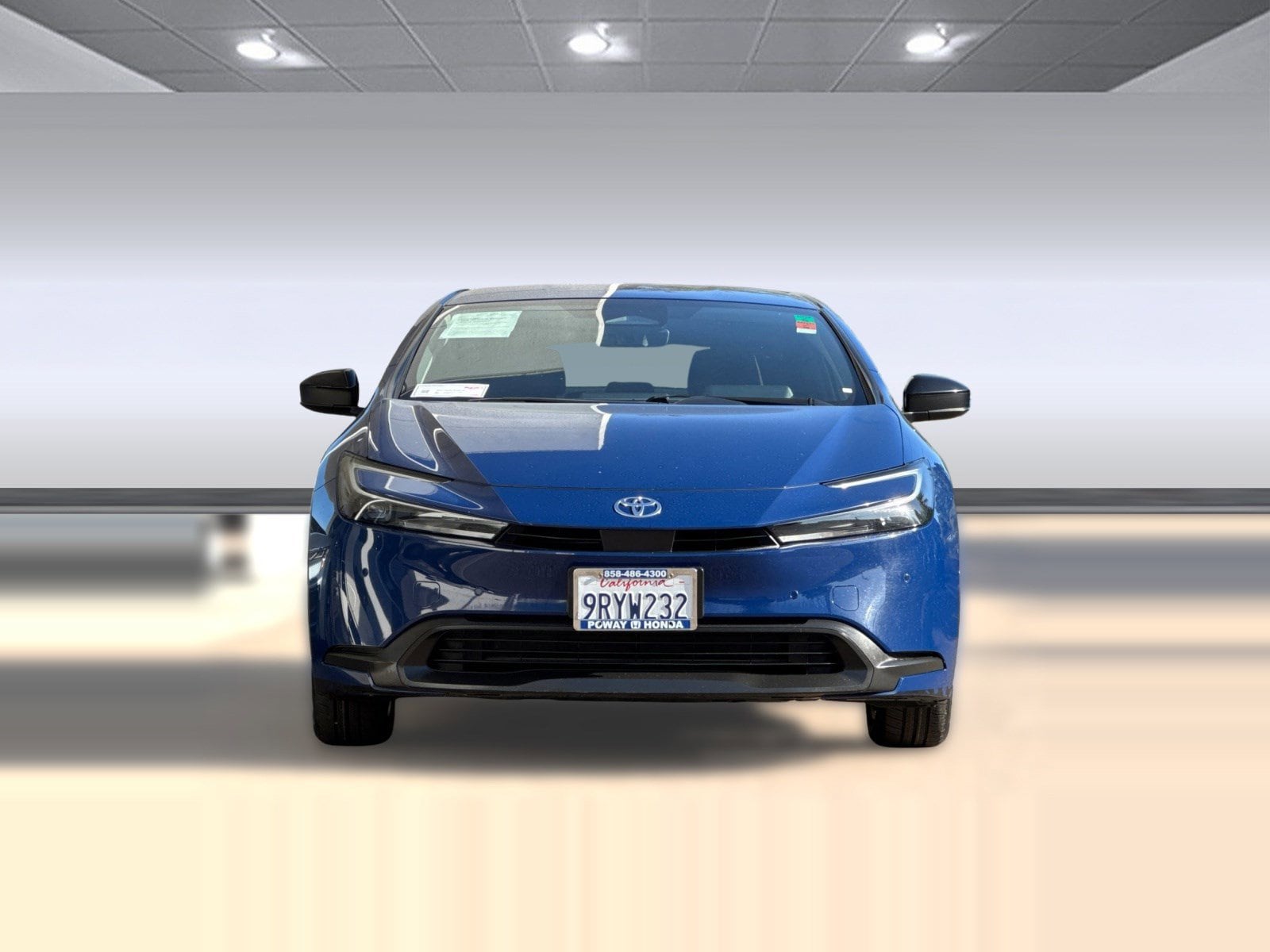 2023 Toyota Prius LE photo 4