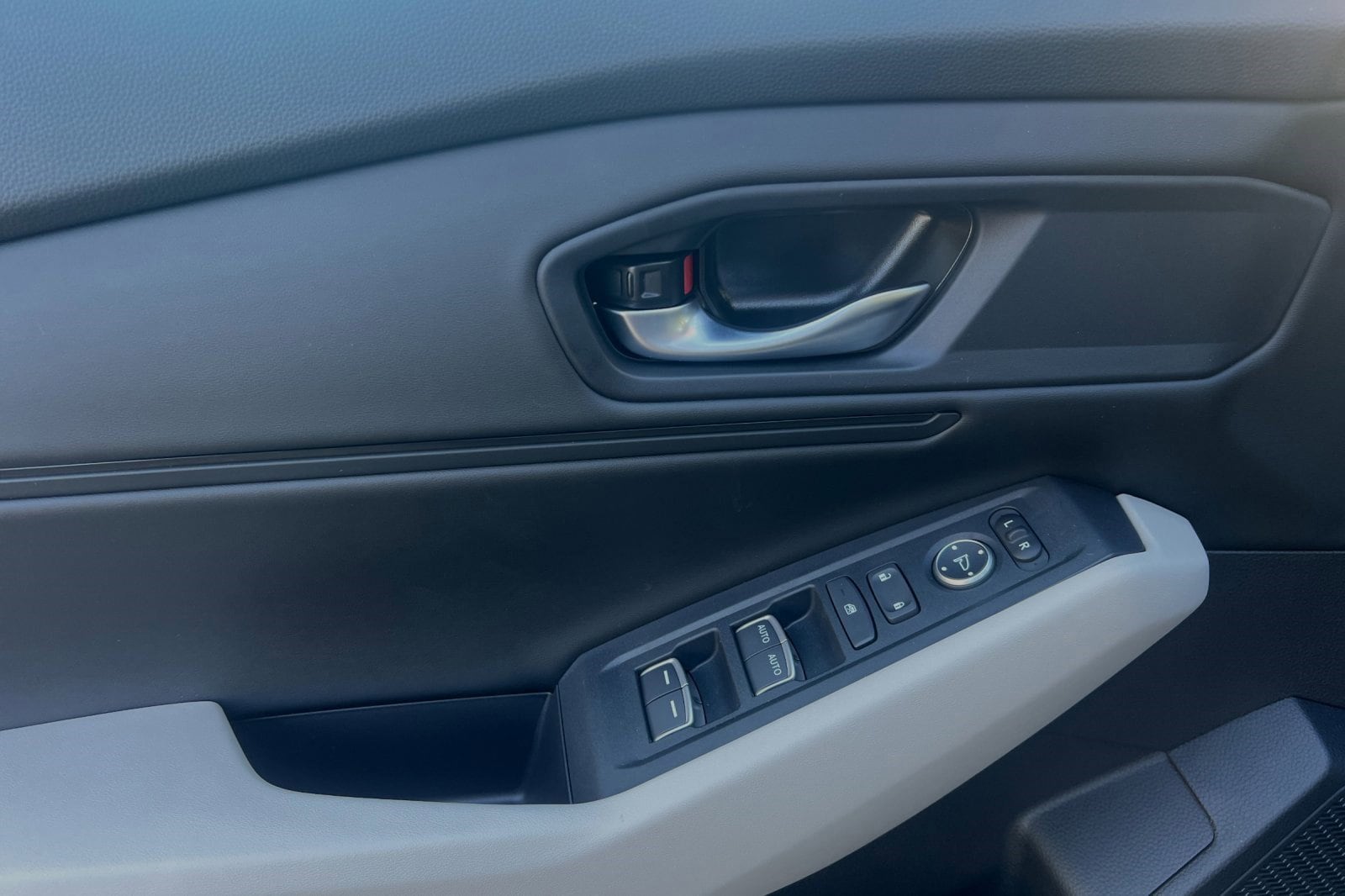 2025 Honda Accord SE - Photo 27