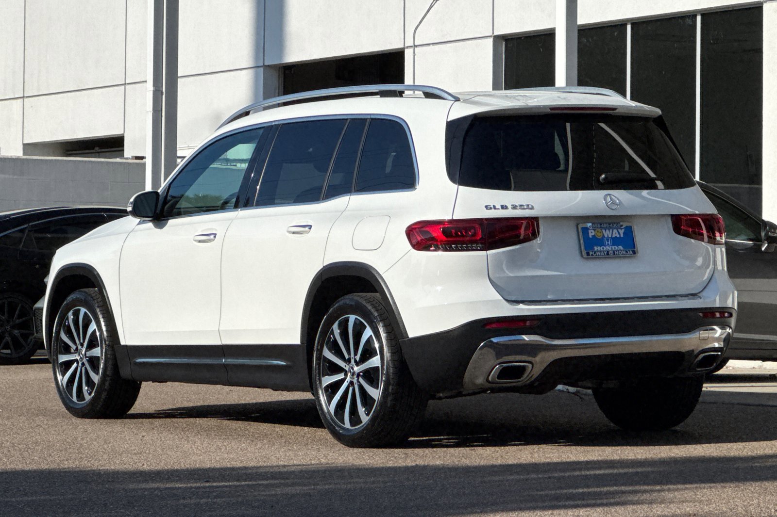 2023 Mercedes Benz GLB 250 photo 4