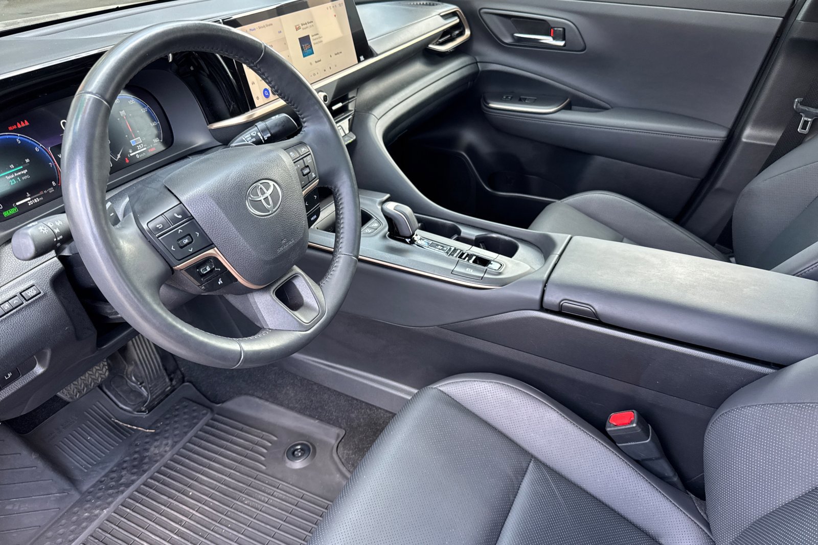 2023 Toyota Crown Platinum photo 4