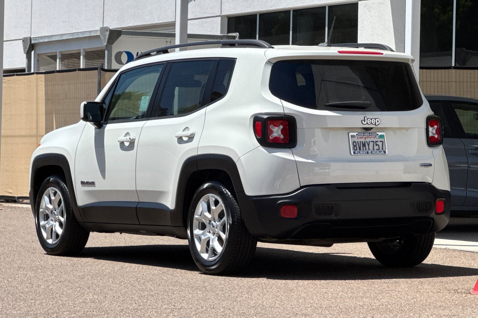 Renegade Latitude FWD SUV