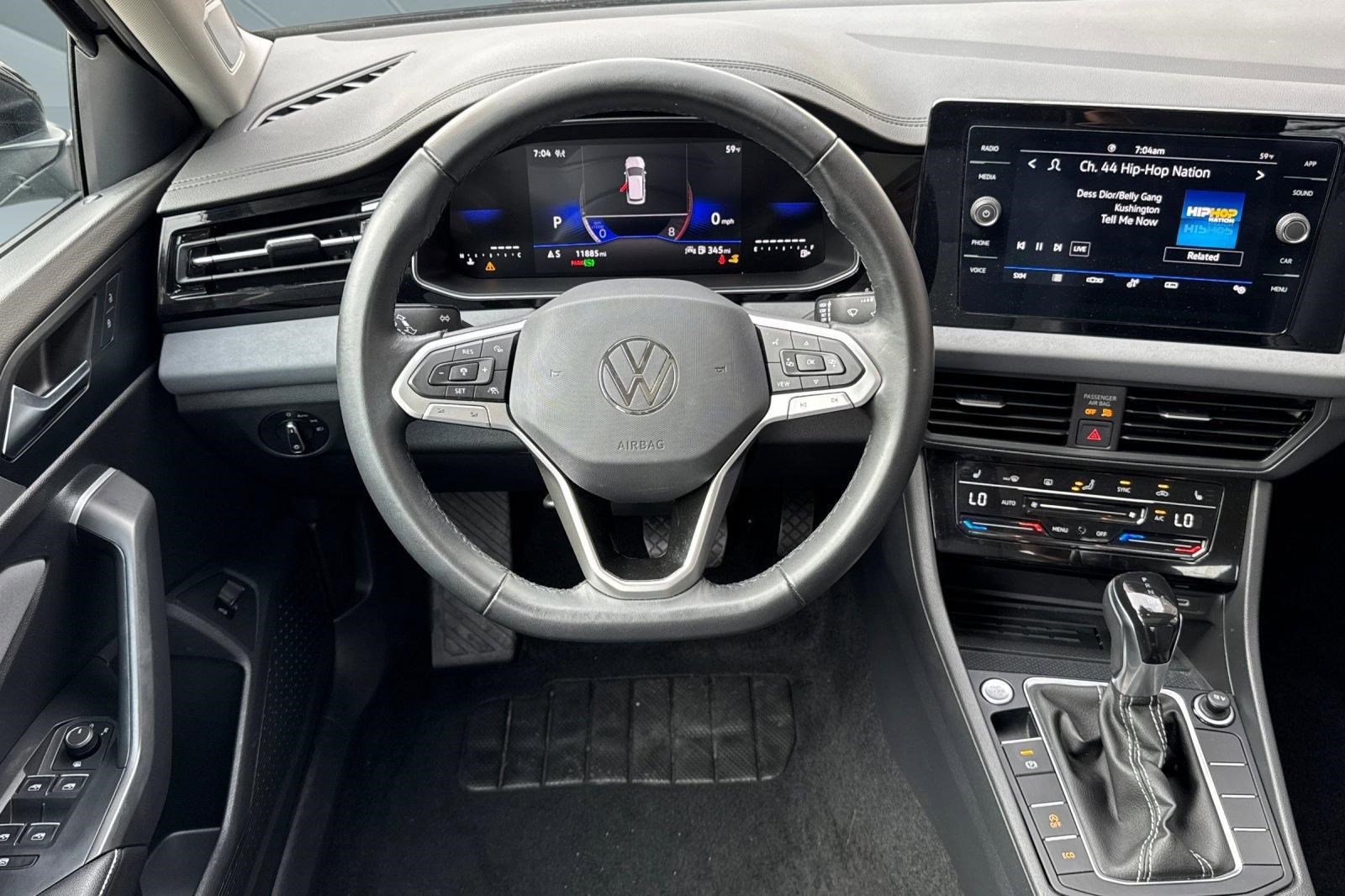 2025 Volkswagen Jetta SE - Photo 27