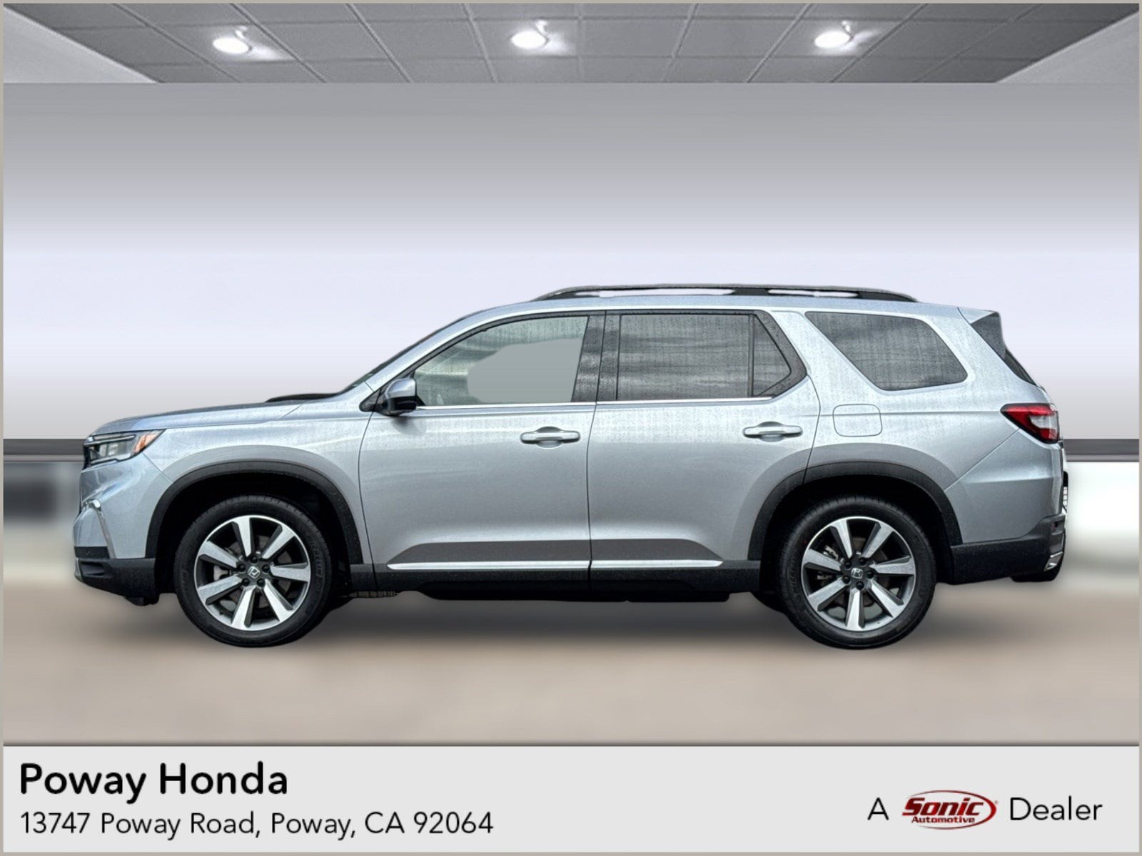 2025 Honda Pilot Touring 2WD's photo