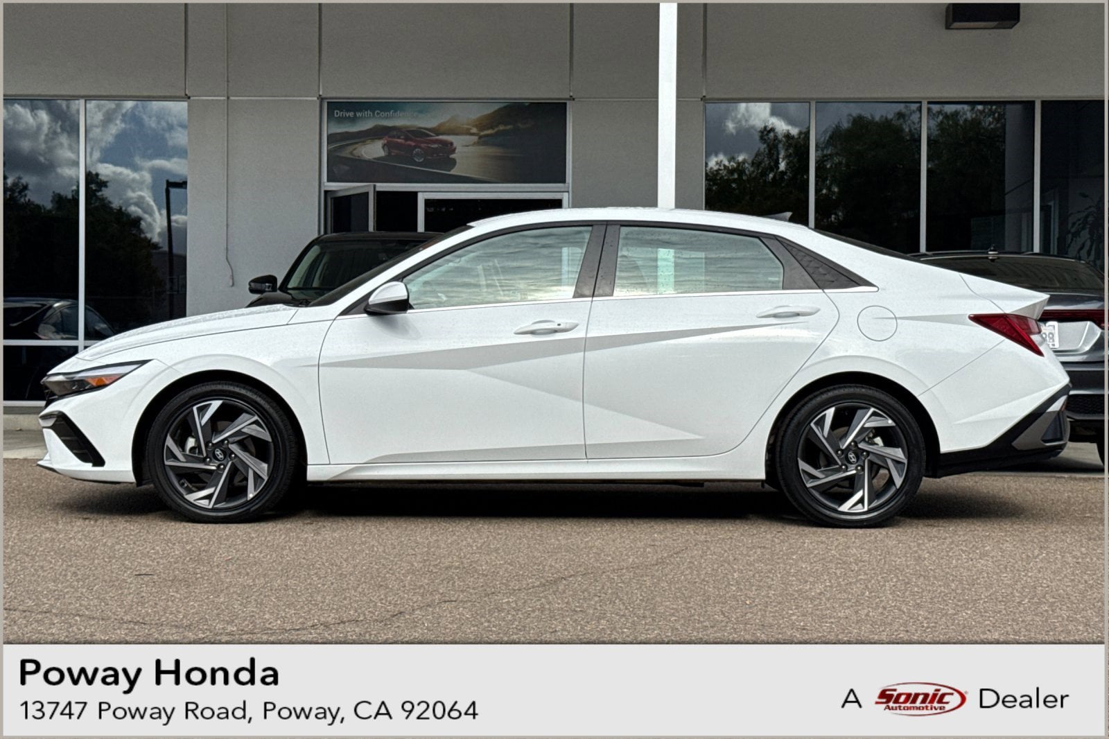 2025 Hyundai Elantra 2.0 SEL Convenience IVT's photo