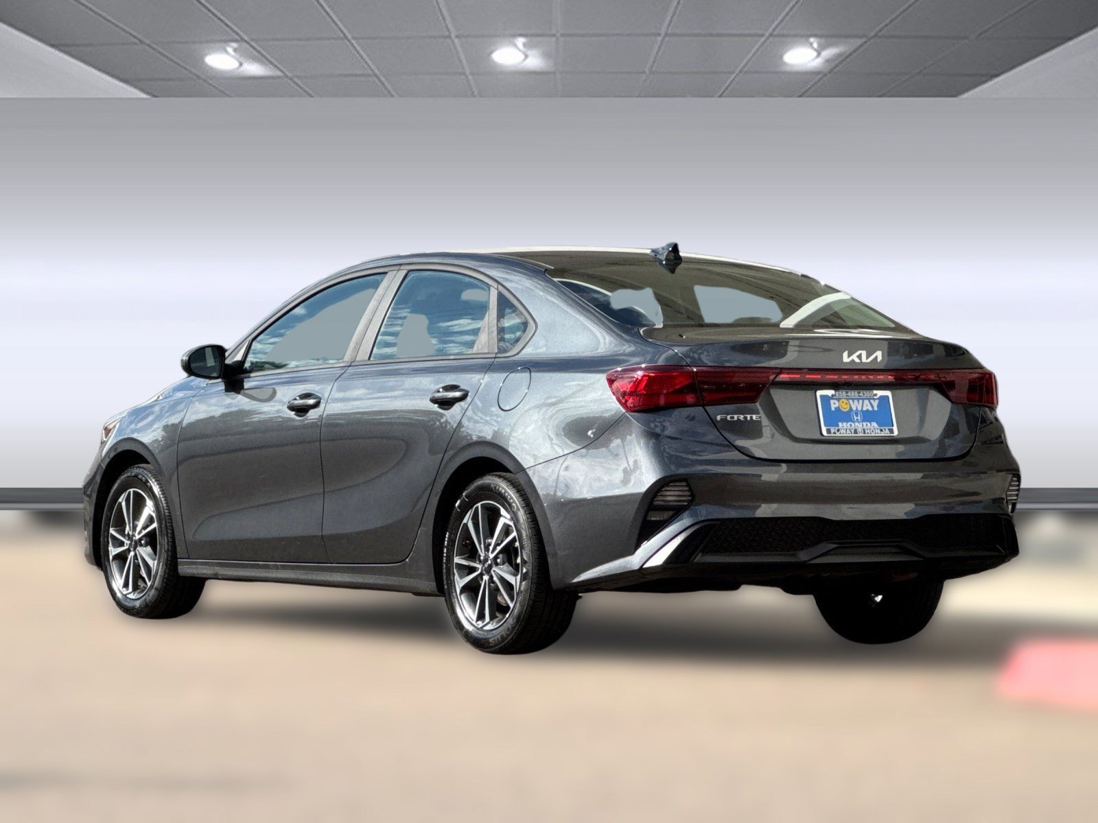 2024 Kia Forte LXS photo 3