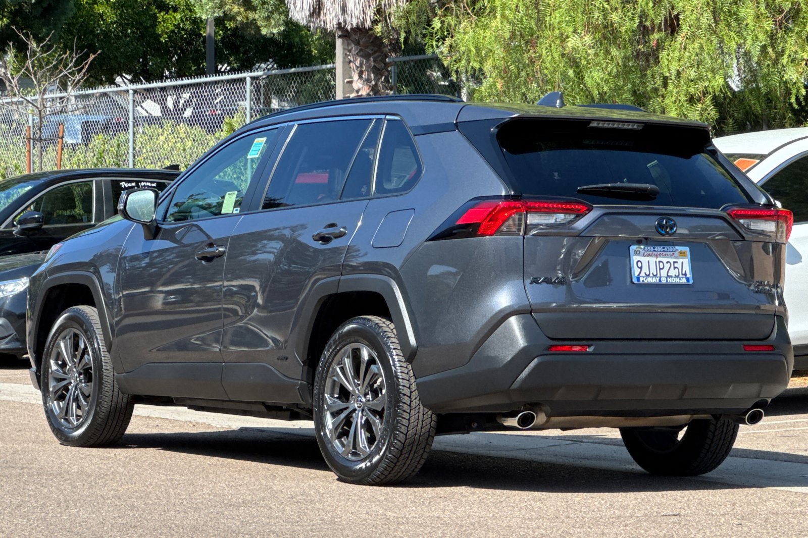 2023 Toyota RAV4 Hybrid XLE Premium photo 2