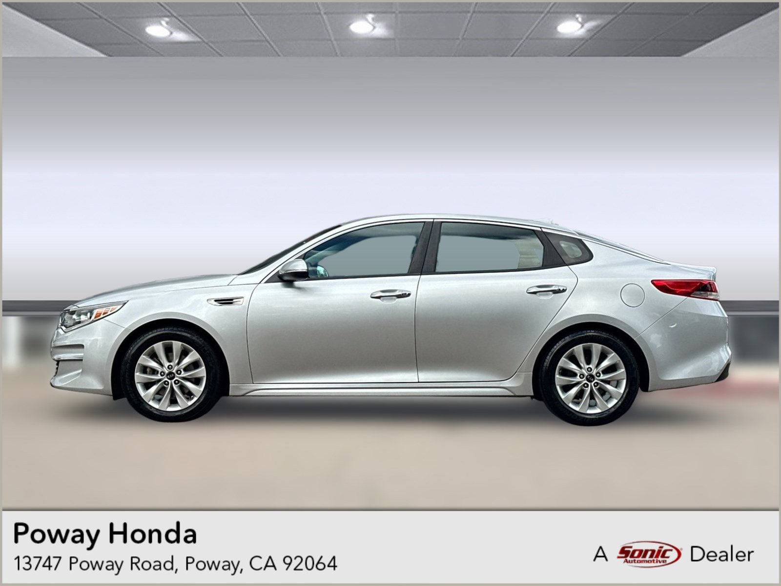 2017 Kia Optima LX's photo