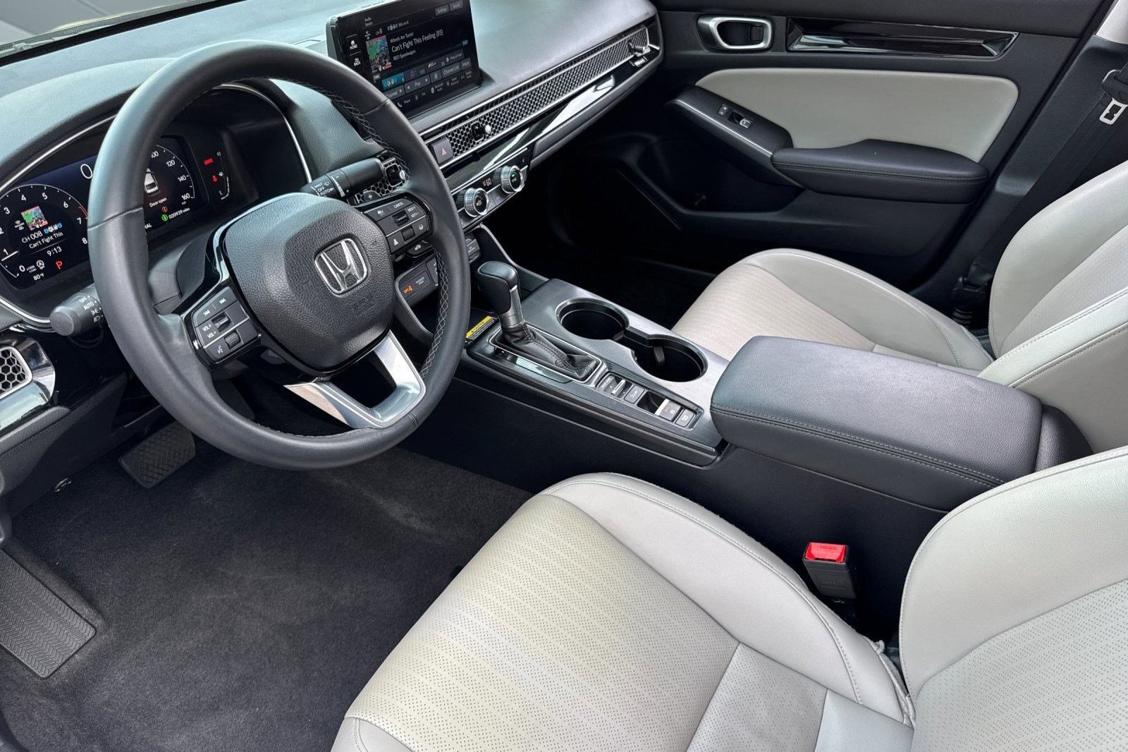 2024 Honda Civic Touring photo 4