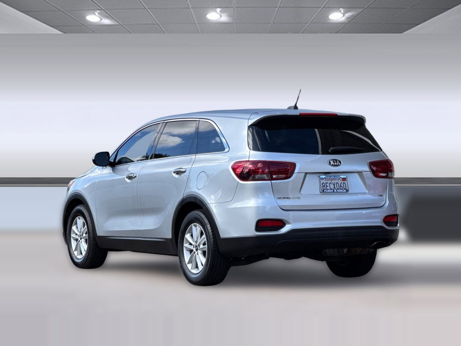 2019 Kia Sorento 3.3L LX photo 2