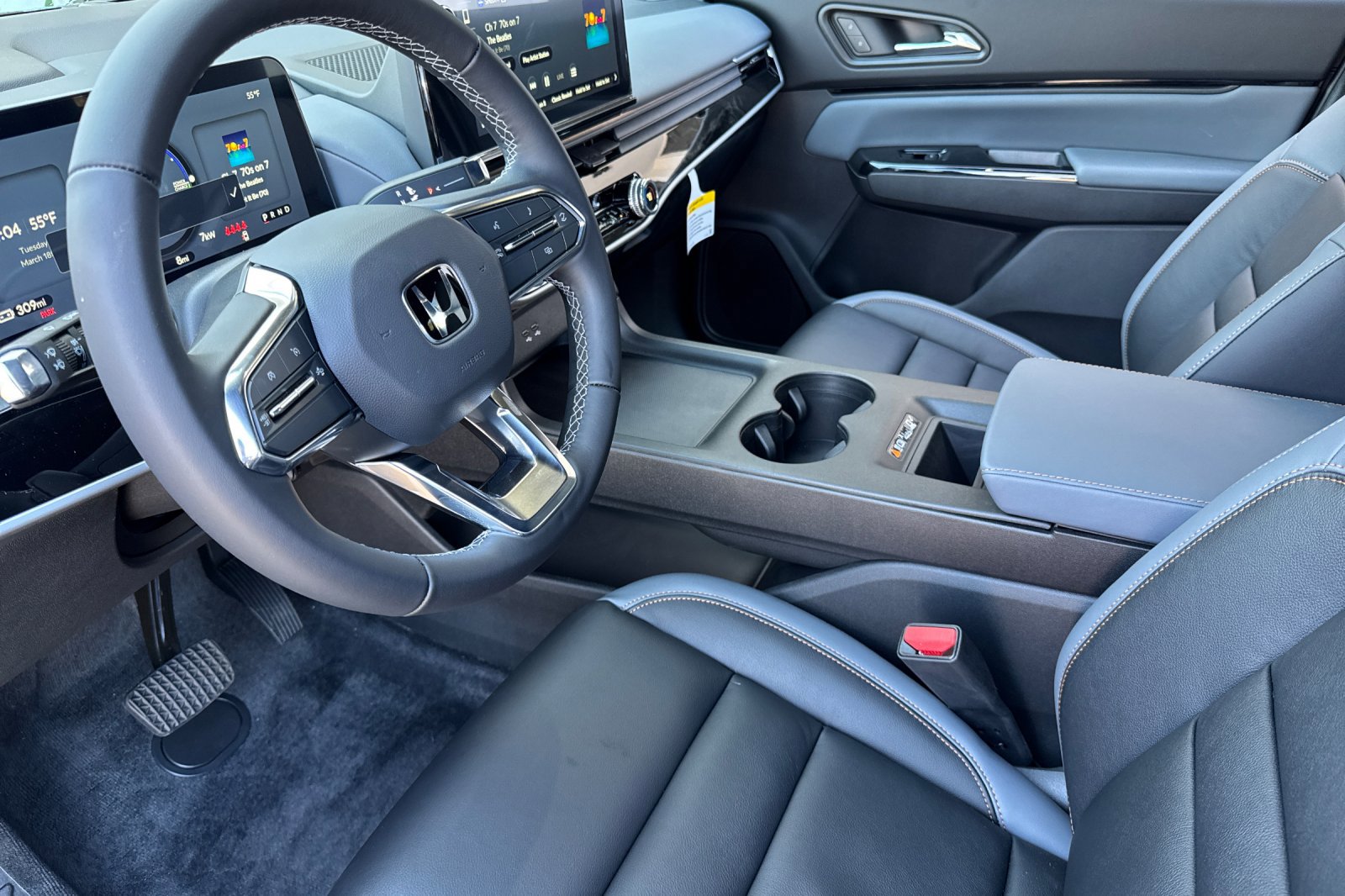 2025 Honda Prologue Touring photo 3